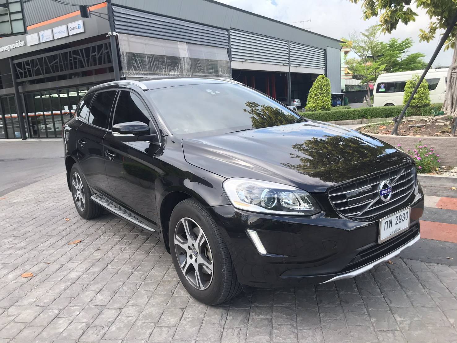 Volvo XC60 2.0 T5 SUV at ปี 2015