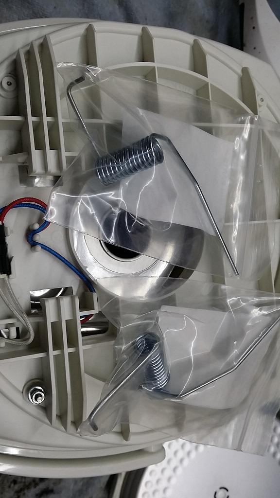 ซ่อมหม้อหุงข้าว ยี่ห้อ TOSHIBA รุ่น RC-10NMF อาการฝาหม้อเปิดแล้วไม่ดีดขึ้น