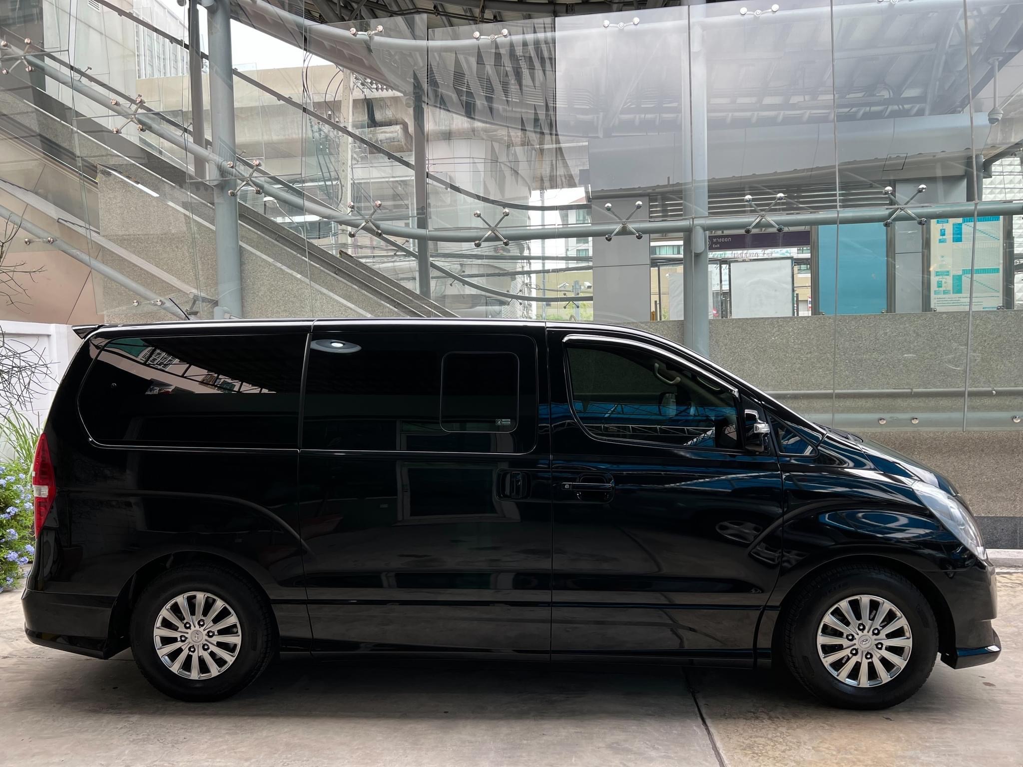 HYUNDAI H1 DELUXE TOP ปี 2017