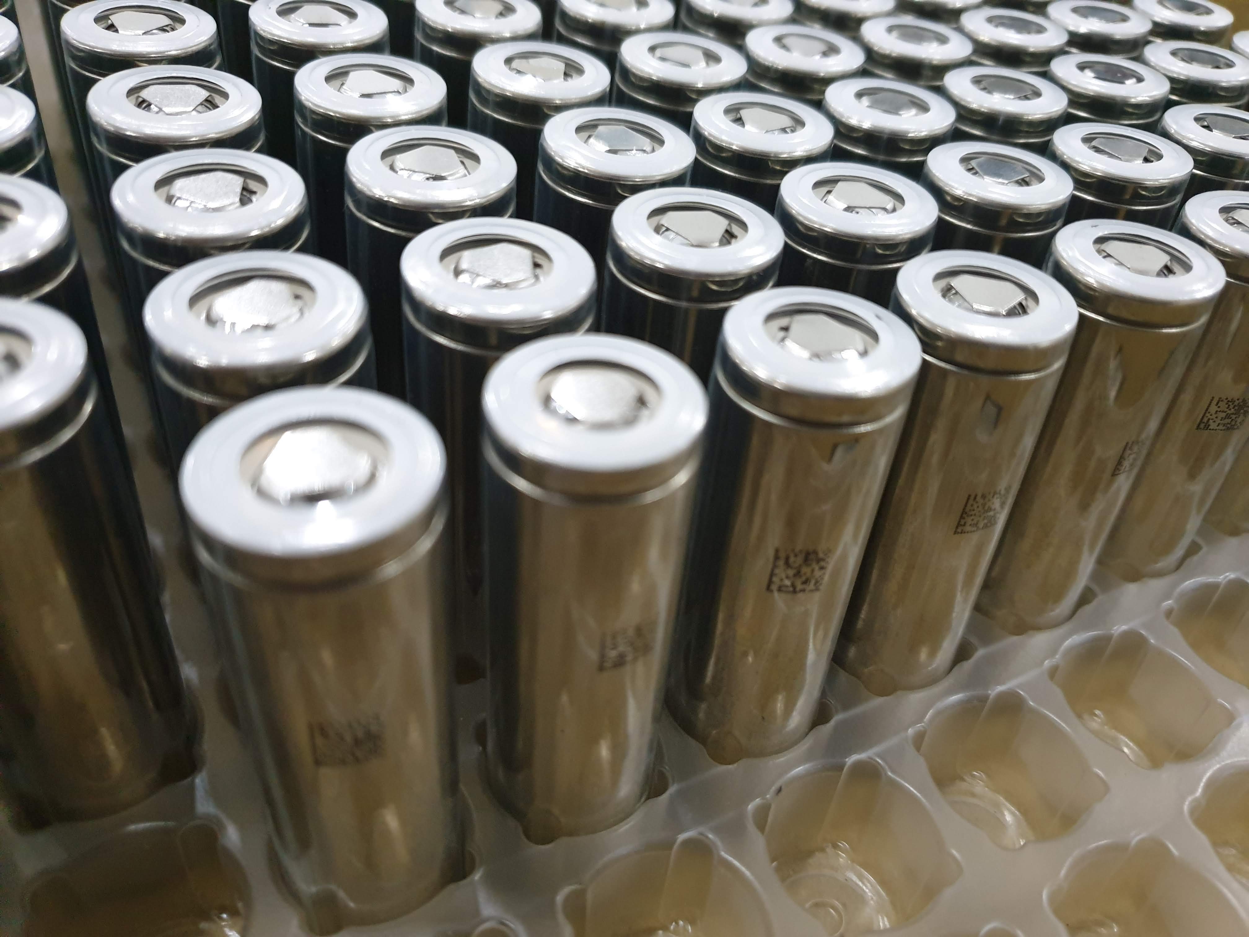 แบตเตอรี่ NCR18650HC ใช้ทำรถ Tesla และ ใส่ในกระสวยอวกาศ สำรวจดาวพุทธ 3.7v 3.4Ah