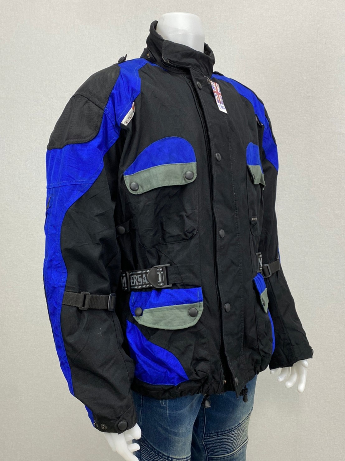 เสื้อขี่มอเตอร์ไซด์( มือสอง) RCTA 055 อก 50" ยาว 28" ยี่ห้อ**UNWERSAL**