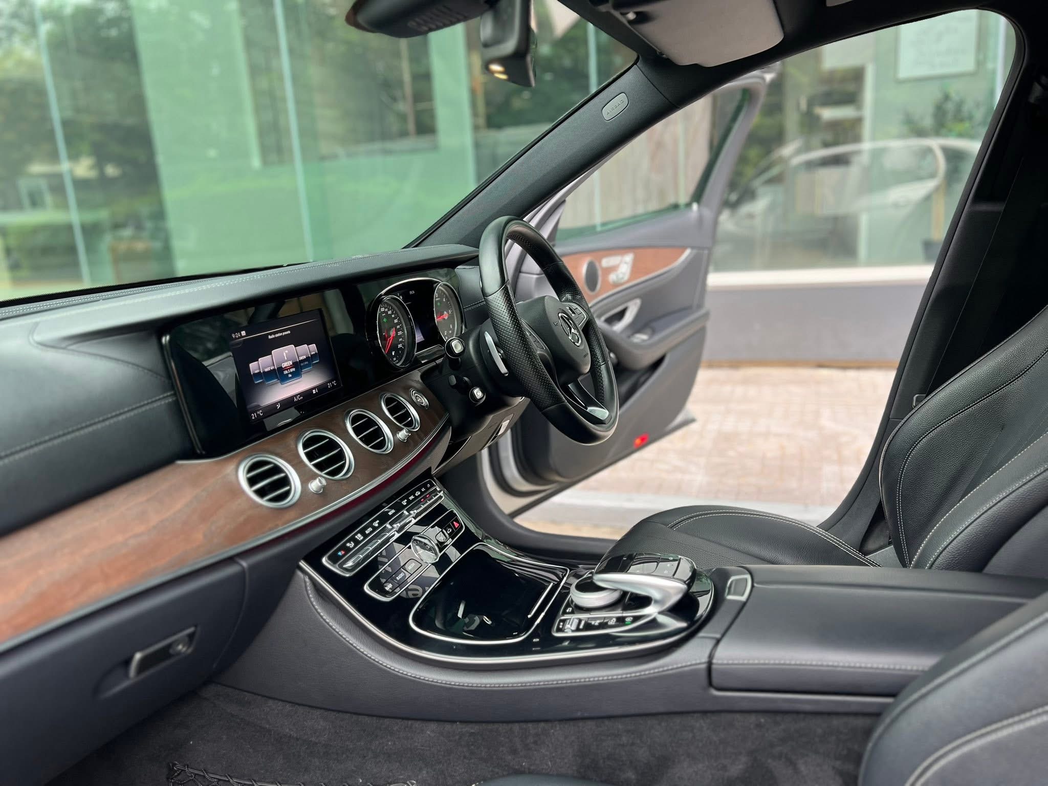 BENZ W213 E220d Exclusive ดีเซล ปี 2016