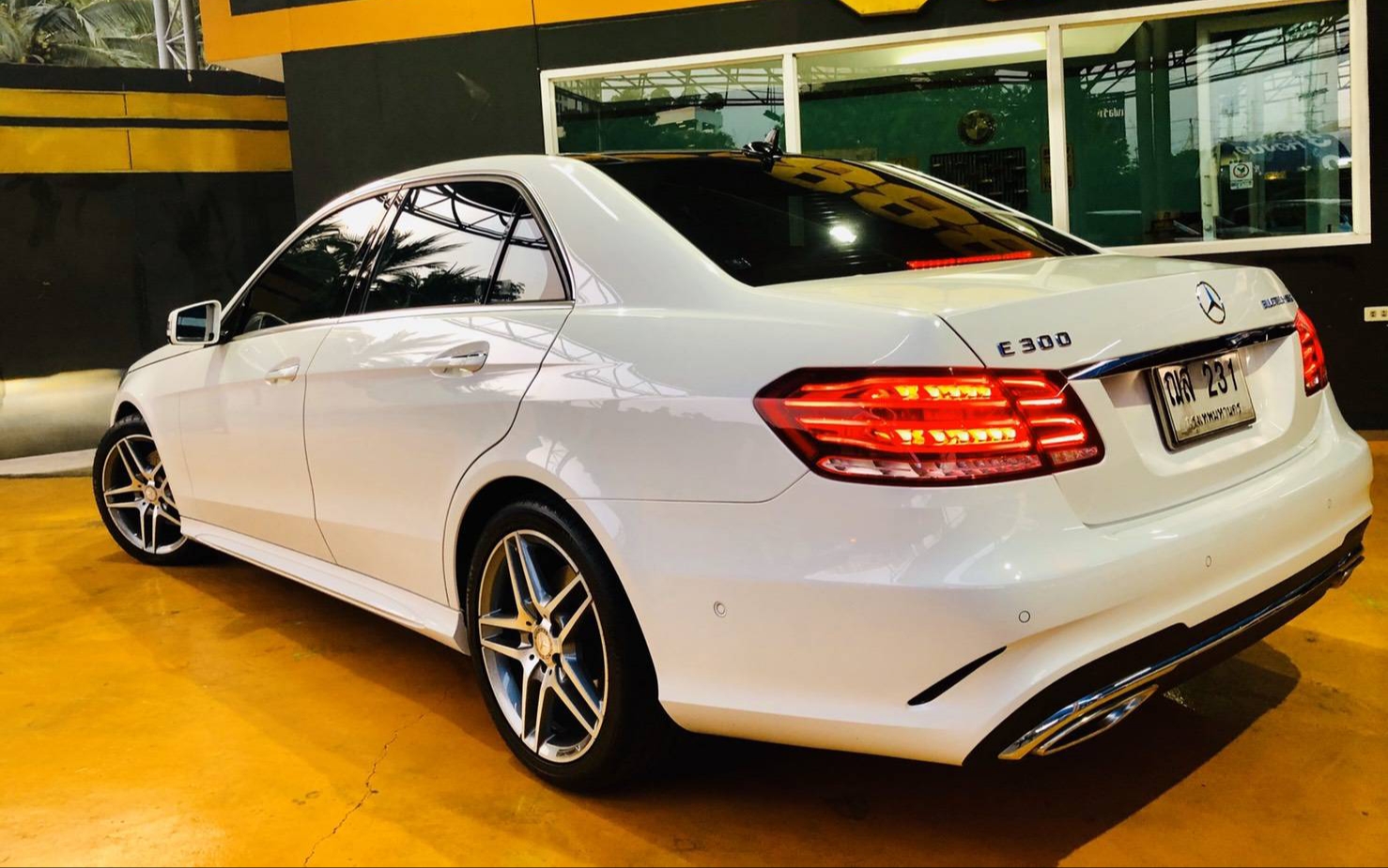 Mercedes Benz E300 AMG ปี2015