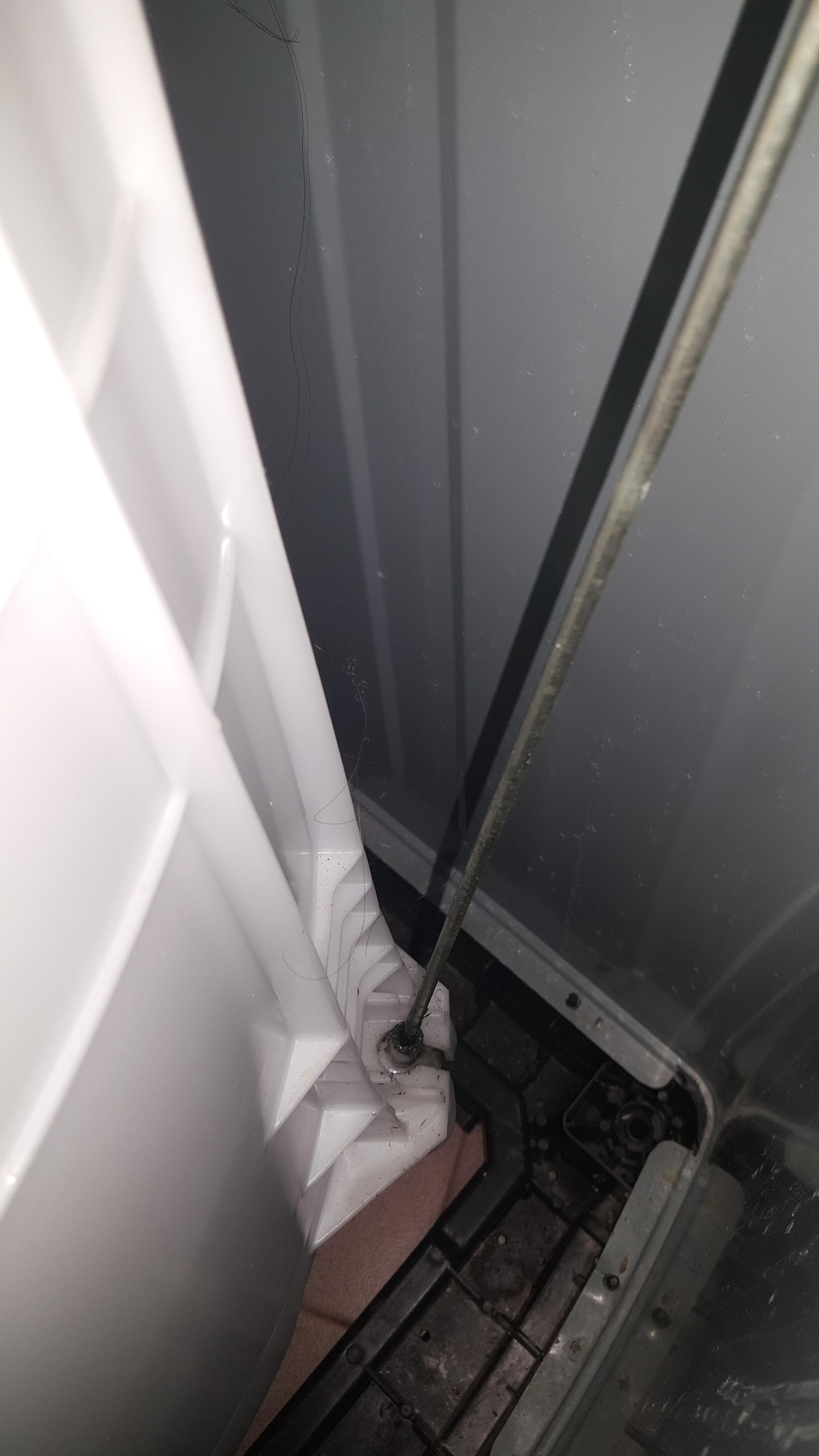 ซ่อมเครื่องซักผ้า SAMSUNG รุ่น WA16F7S9MT อาการมีเสียดังขณะเครื่องปั่นหมาด