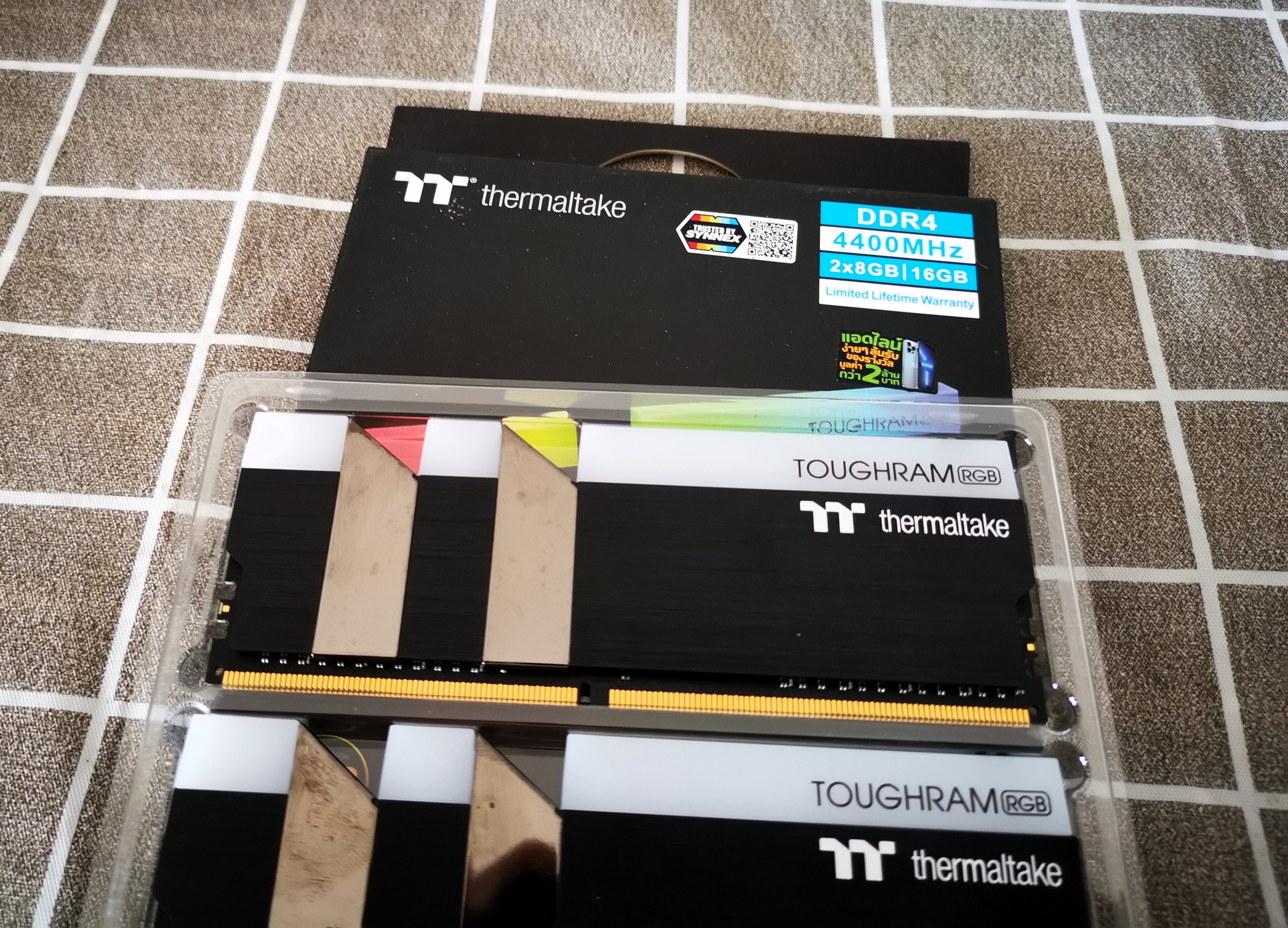 RAM THERMALTAKE TOUGHRAM RGB DDR4 16GB(8x2)/4400MHz