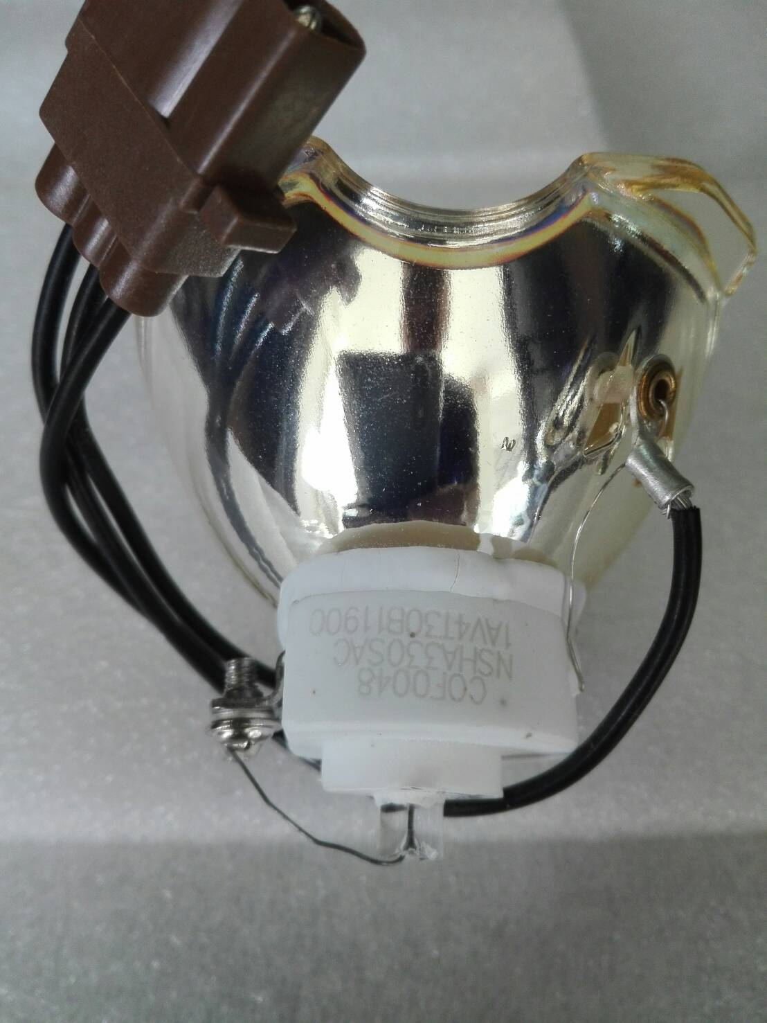 ไส้หลอดโปรเจคเตอร์ Sanyo PLC-XM150 (เกรด A) – ความคมชัดสูง อายุการใช้งานยาวนาน