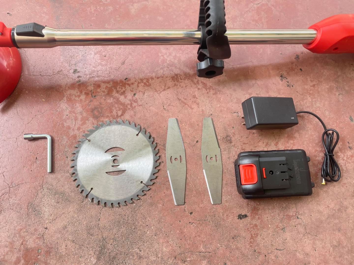 เครื่องตัดหญ้าแบต Goboss 99V รุ่นใหม่