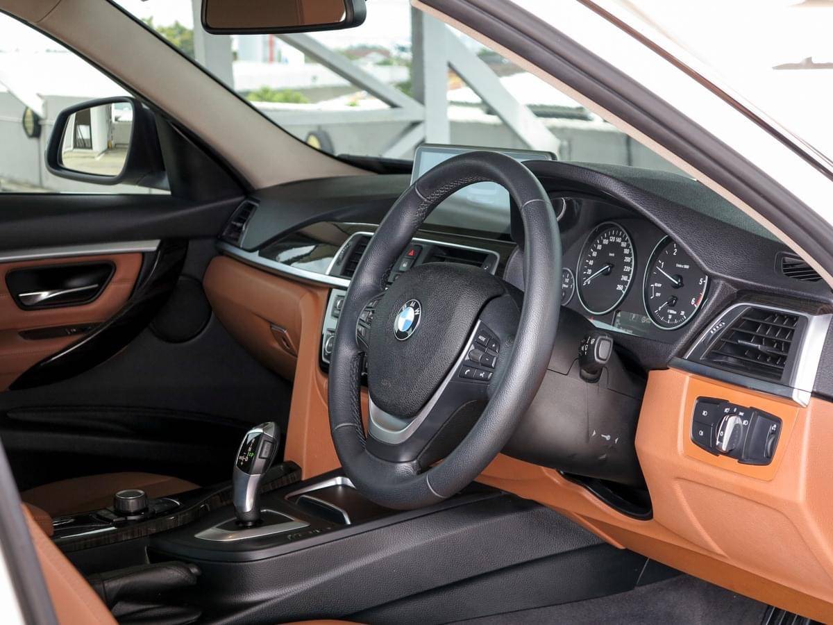 BMW 320d Lci ปี 2017
