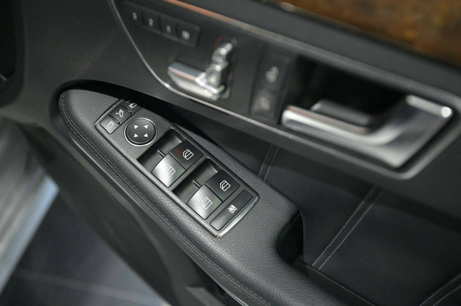 Mercedes-Benz E300 Blutec Hybrid Exclusive ปี 2013