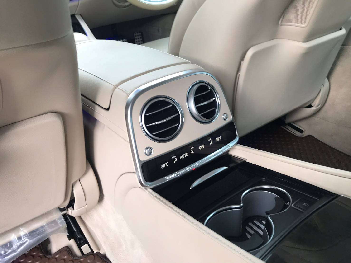 Mercedes Benz S350 d 3.0 W222 AMG Dynamic สีขาว daimond white-metallic ปี 2015