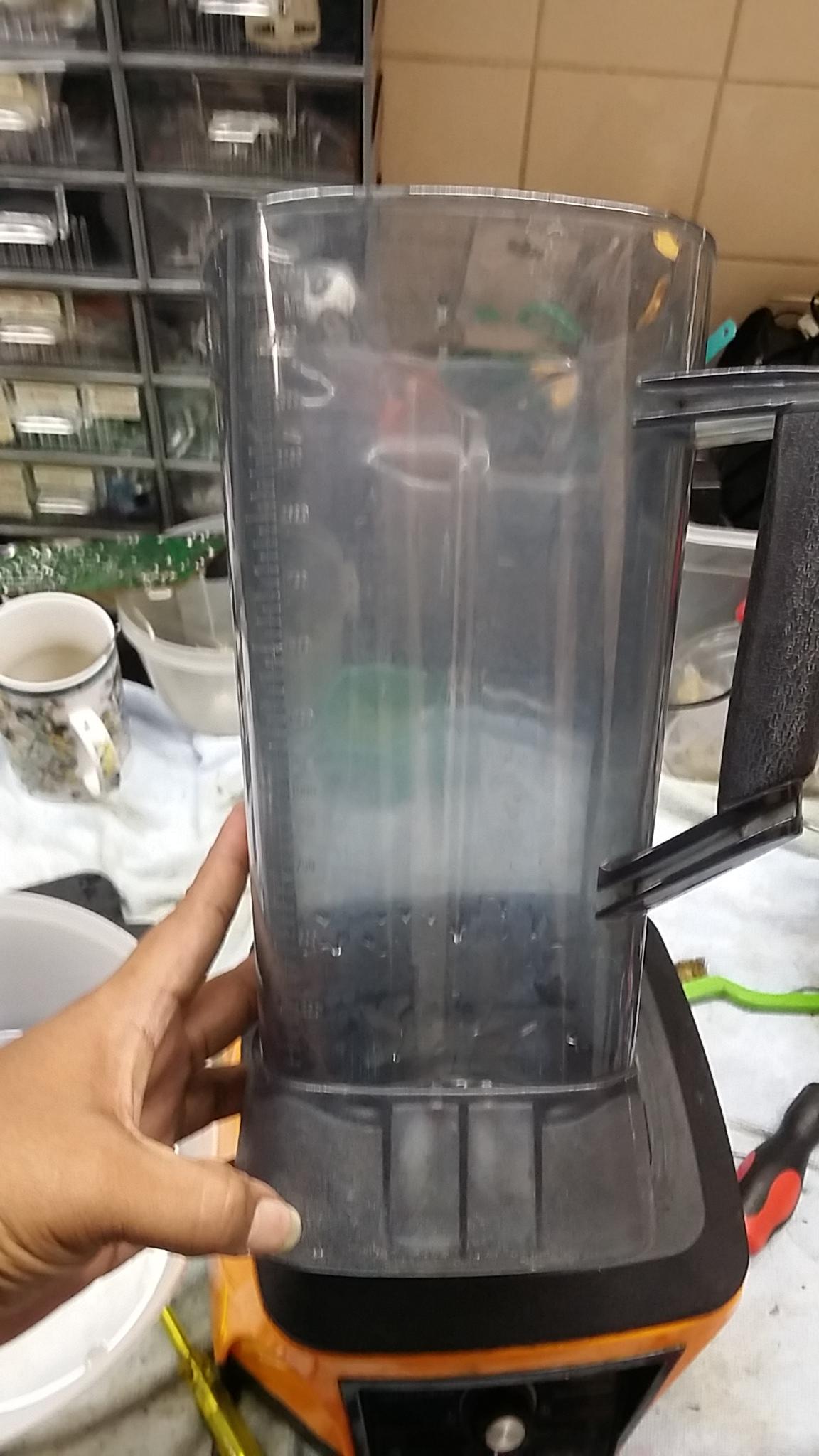 ซ่อมเครื่องปั่นสมูทตี้ ยี่ห้อ FORZER รุ่น FZ-30 อาการใบมีดไม่หมุน