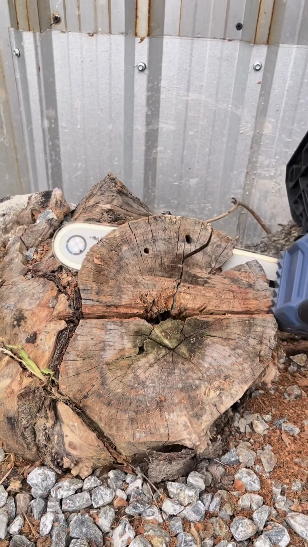 เลื่อยโซ่แบตเตอรี่ไร้สาย 21V ยี่ห้อ MASAKI รุ่น LI-1040