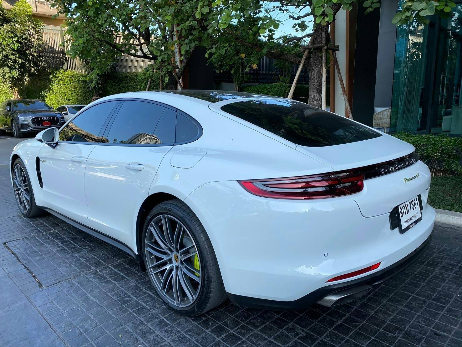 Porsche Panamera E 4hybrid ปี 2019