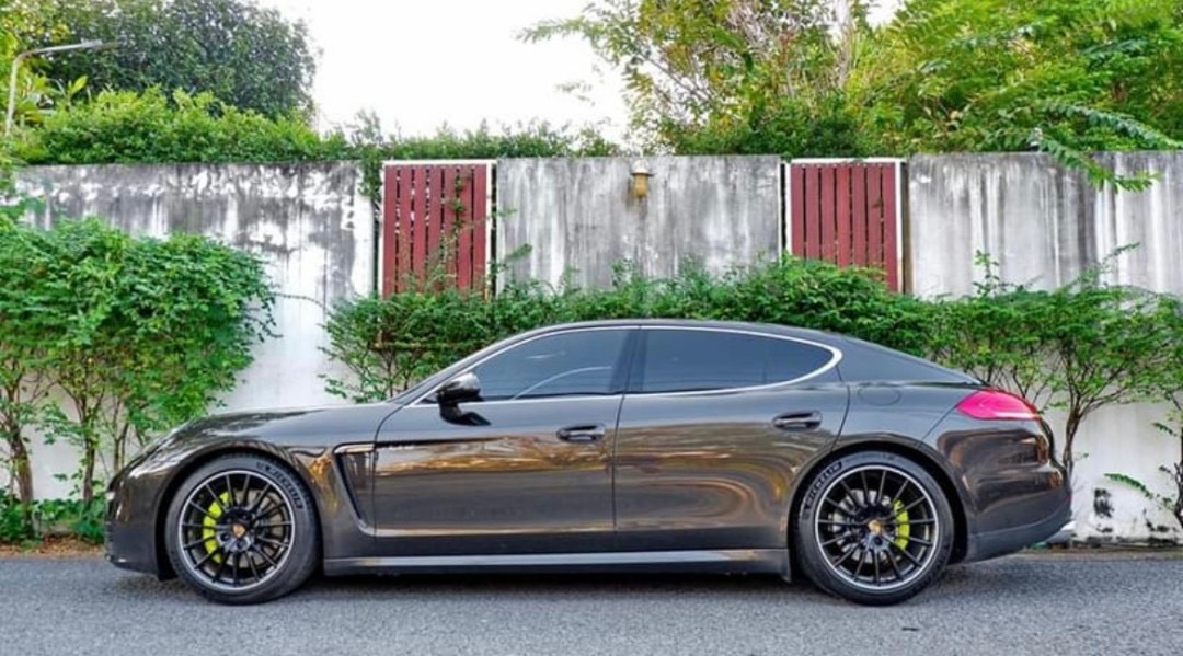 Porsche Panamera S 3.0 E-Hybrid ปี 2015