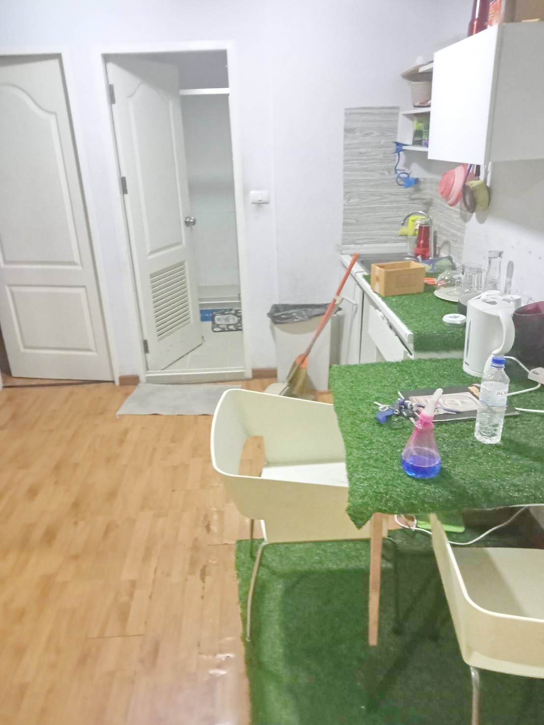 ขายต้องการใช้เงินด่วน ทิวลิปคอนโด ห้องมุม 2 ห้องนอน ( ขายแล้ว )