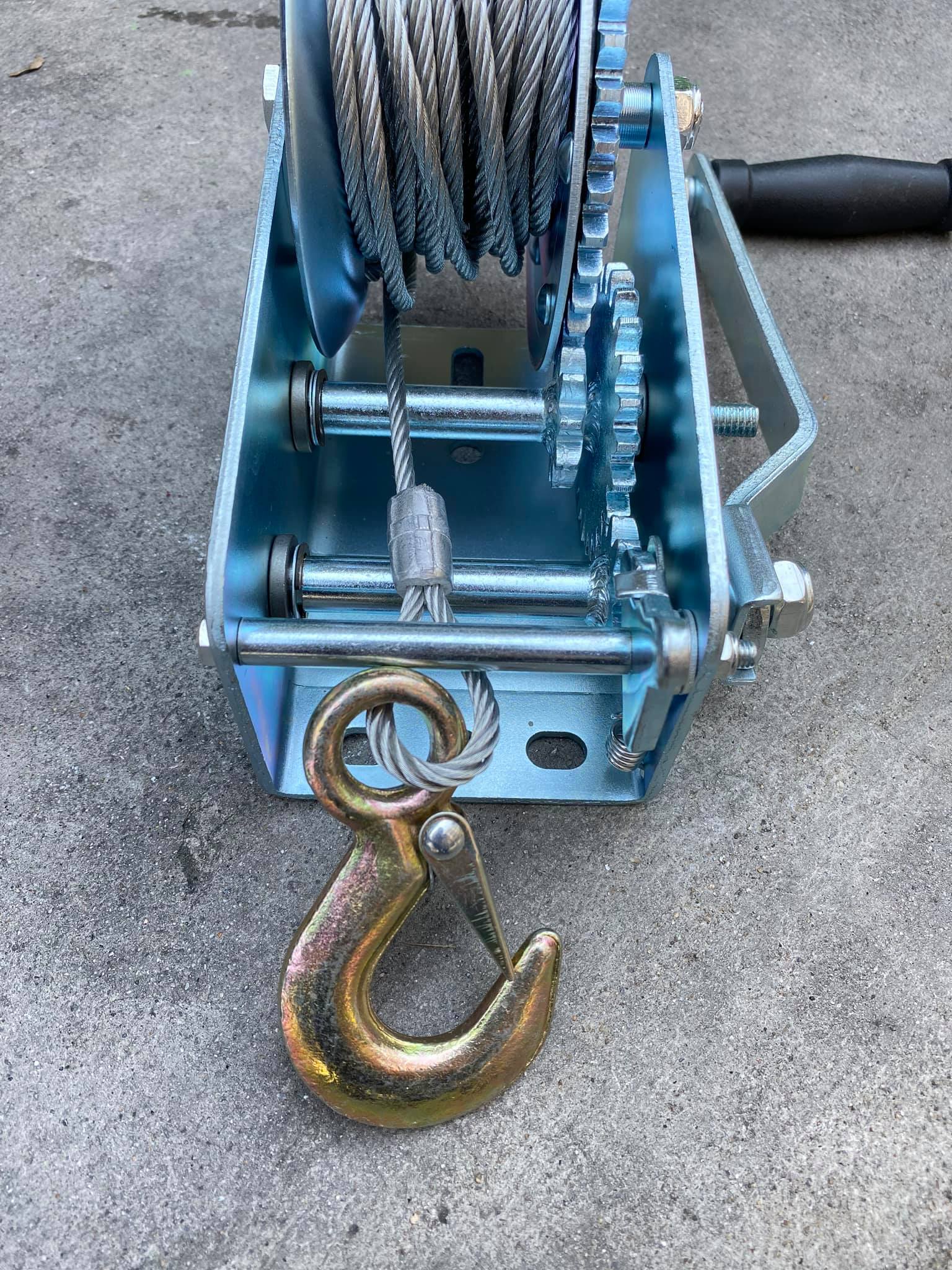 รอกสลิงมือหมุน สีเงิน(ขนาด 900กิโลกรัม)