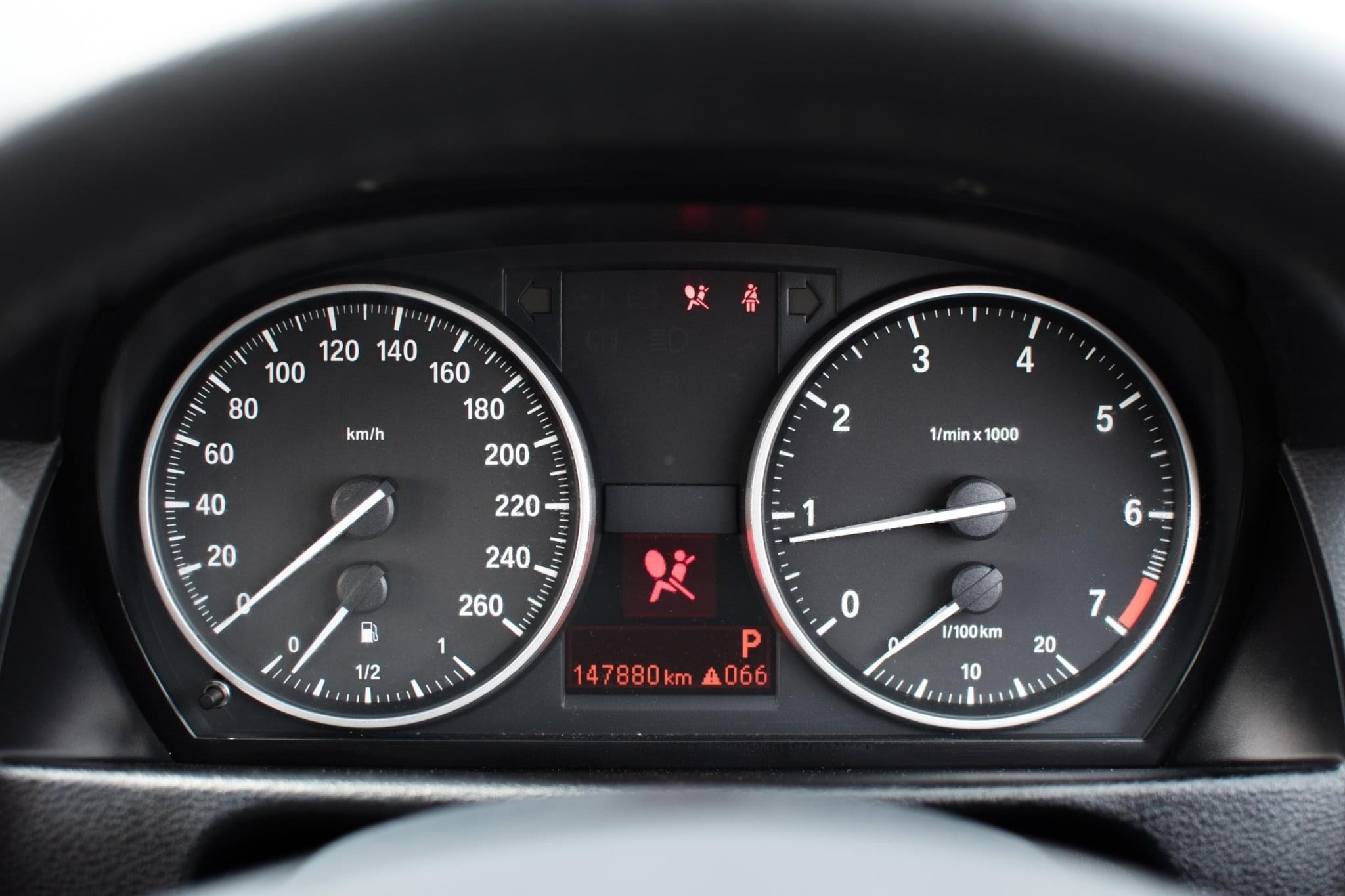 BMW X1 sDrive18i Highline ปี 2011
