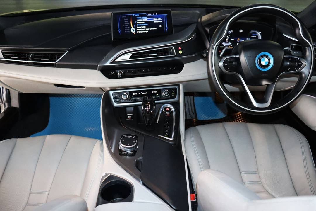 BMW i8 Hybrid (I12) ปี 2016