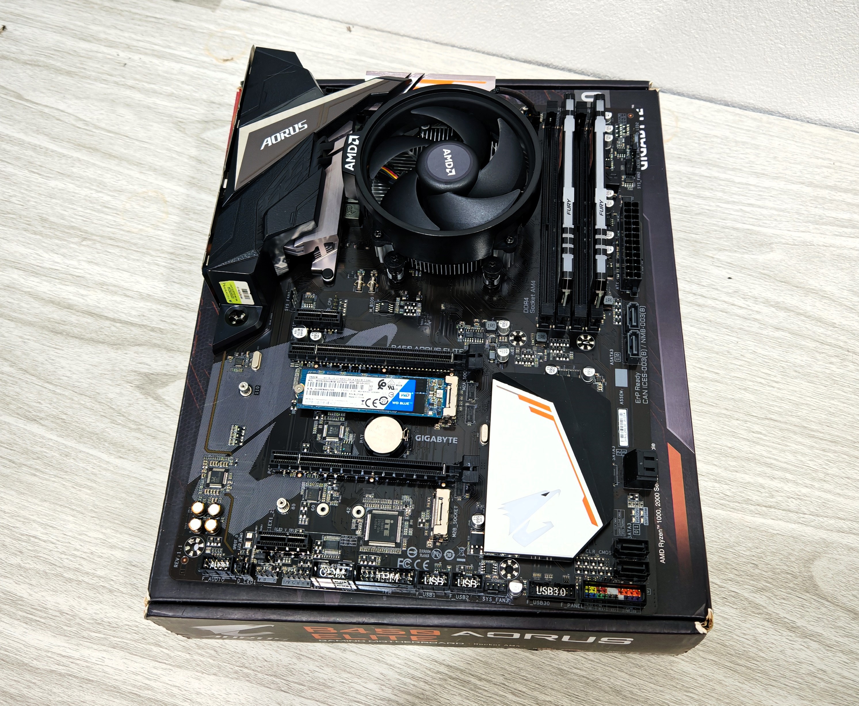 เซ็ตมัดรวม บอร์ด B450 + R5 3600 + DDR4 16GB/3200 + M.2 WD Blue 250GB