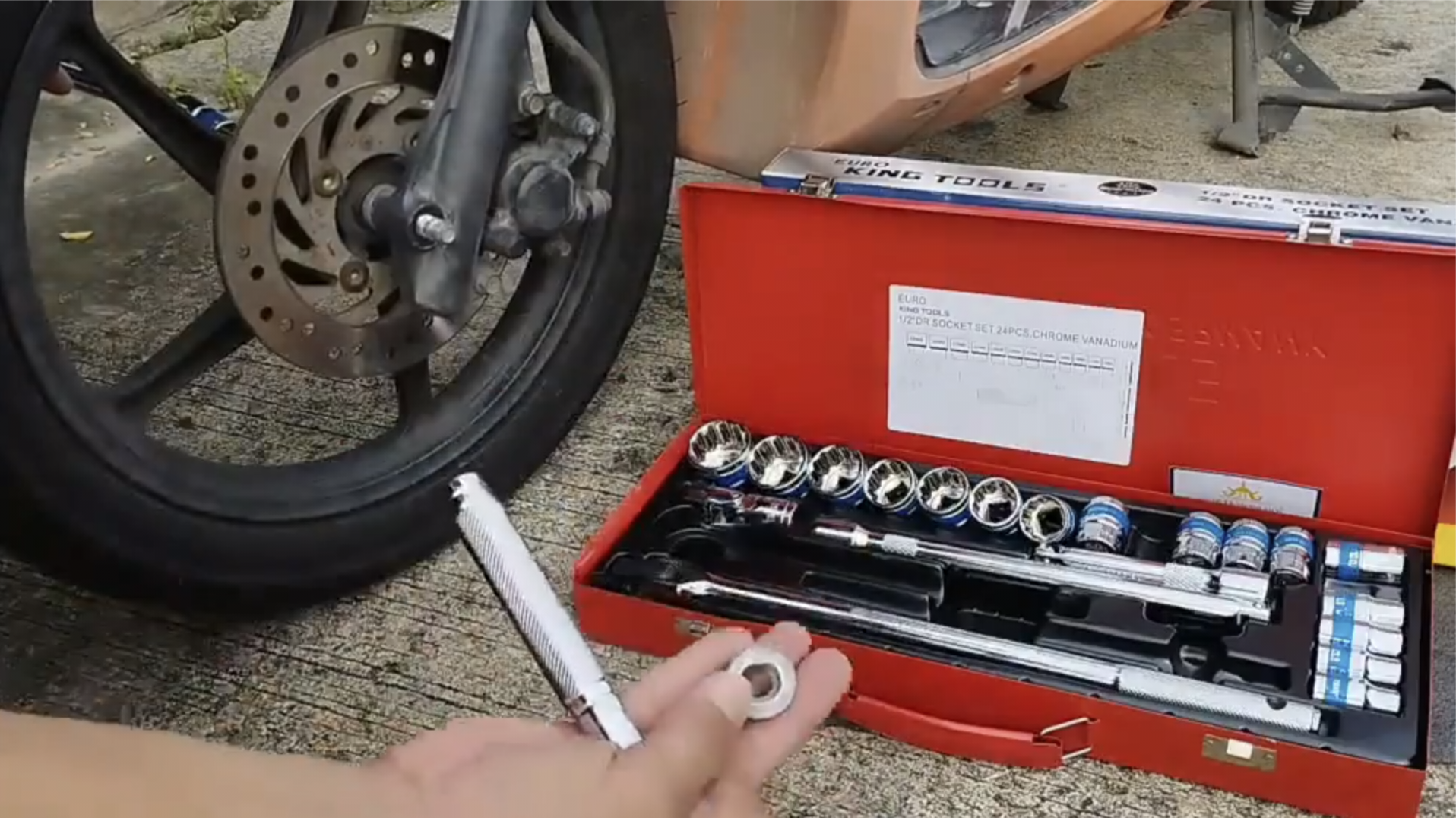 ชุดบล๊อกยูโรคิงทู Euro King Tools จำนวน 24 ชิ้น สีบรอนด์ งาน CR-V