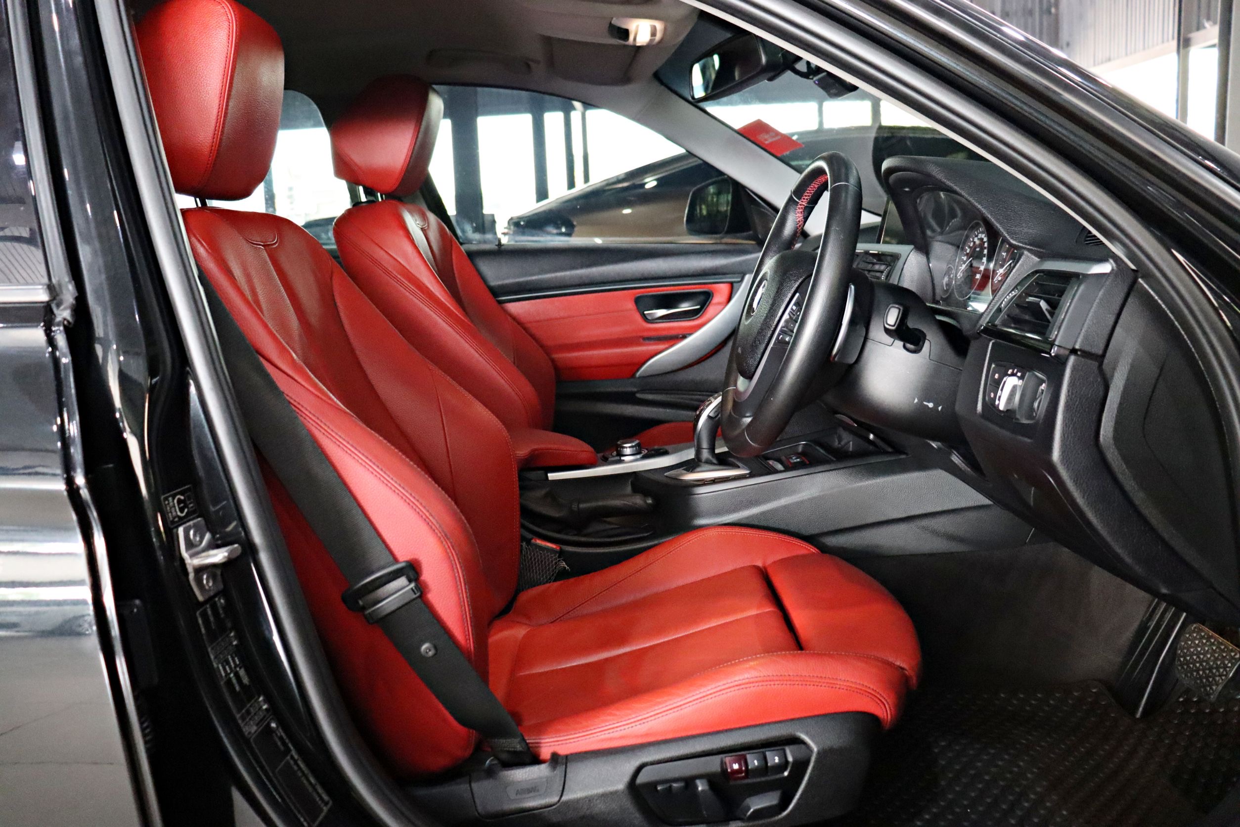 BMW 328i Sport (F30) ปี 2013
