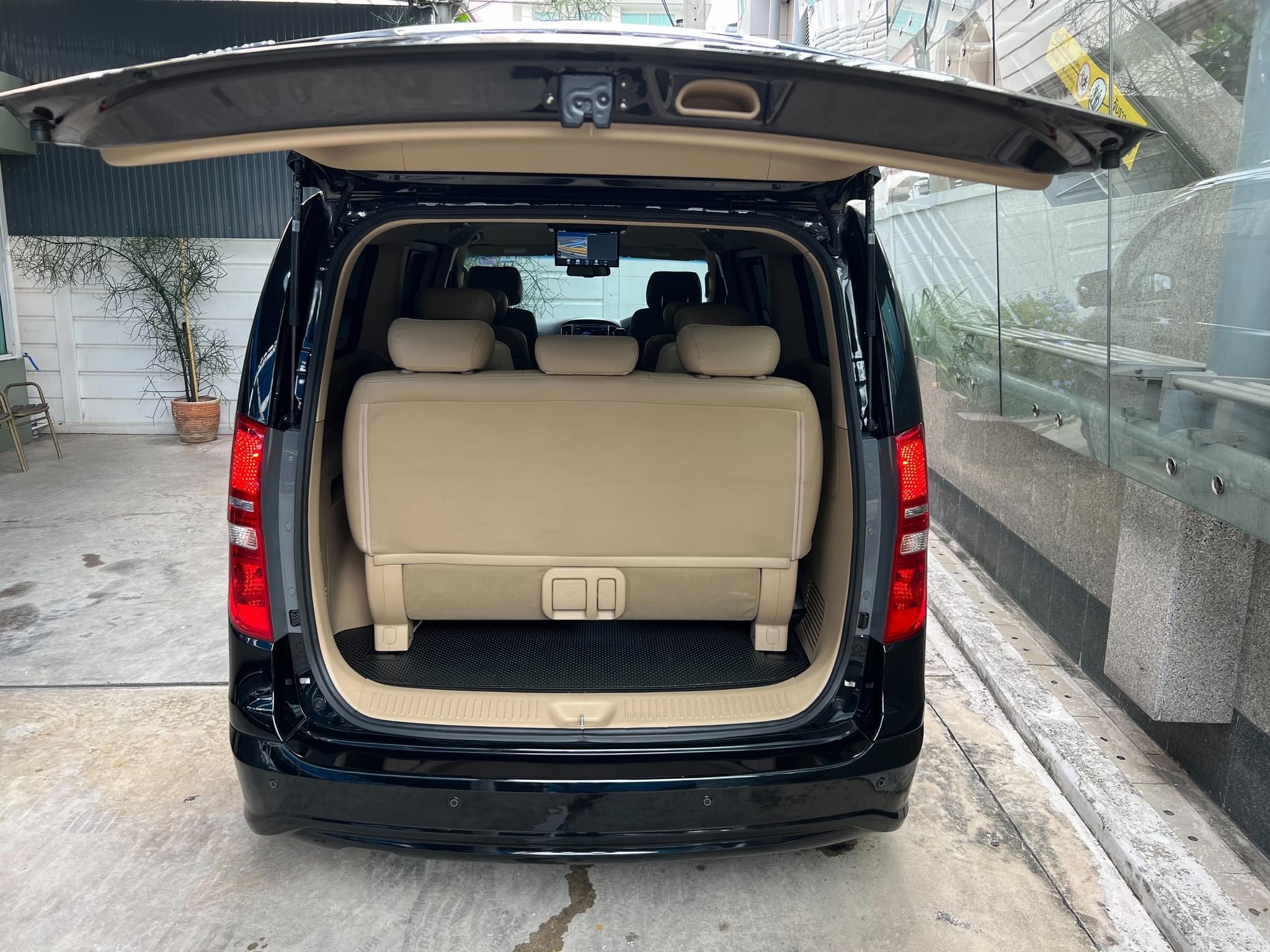 HYUNDAI H1 DELUXE TOP ปี 2017