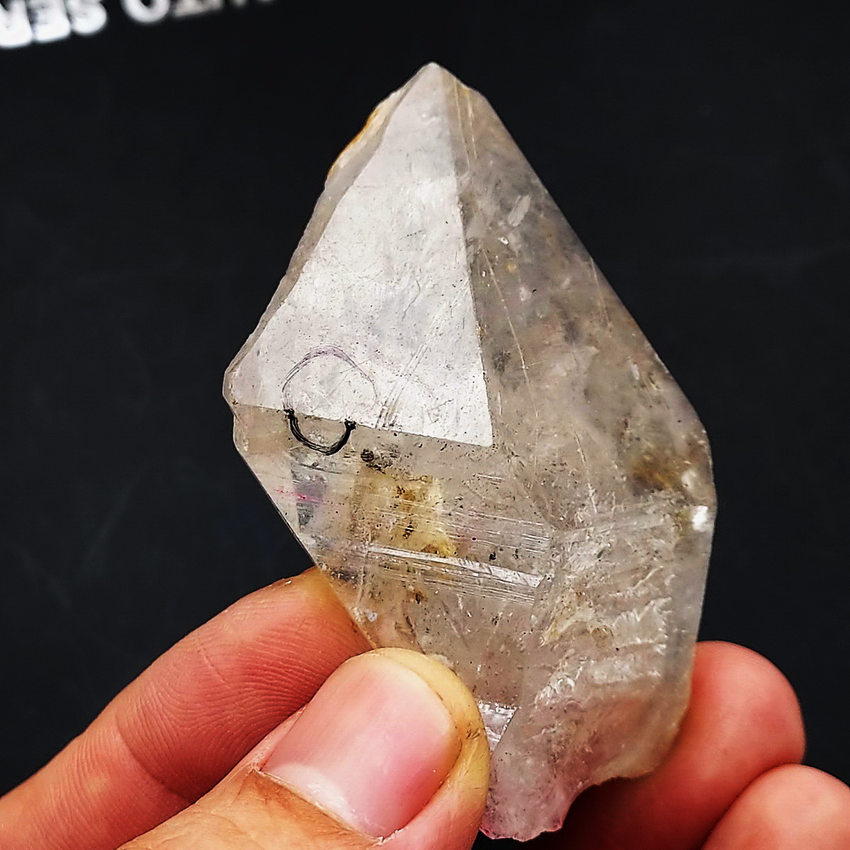 ผลึกควอตซ์มีน้ำภายใน 1 จุด Enhydro Quartz (58 กรัม, 6.7x4.5x2ซม.)