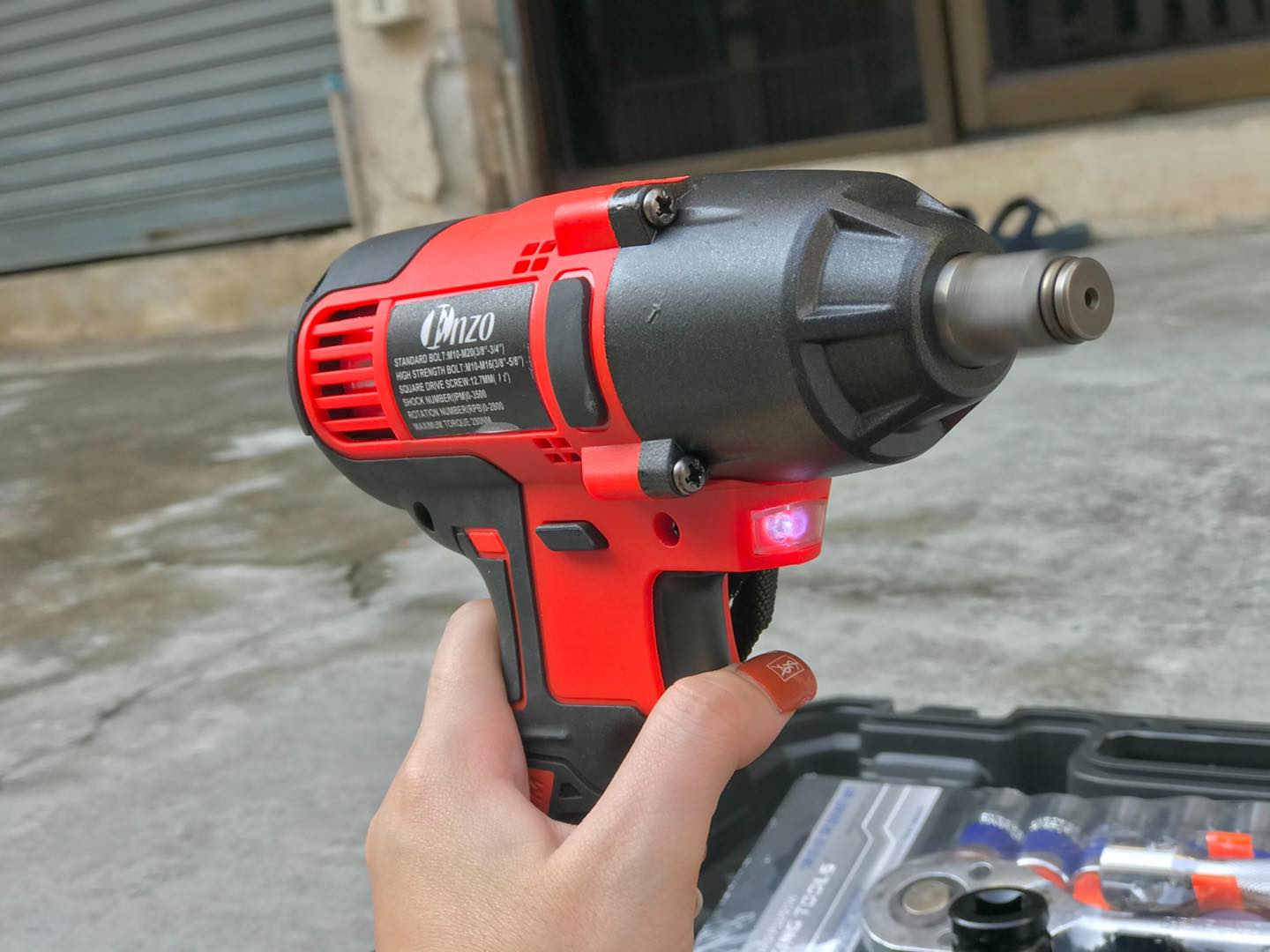 บล็อกแบตเตอรี่ 88V (ใช้ถอดน๊อตล้อรถยนต์) + ชุดบล็อก 12 ชิ้น Euro