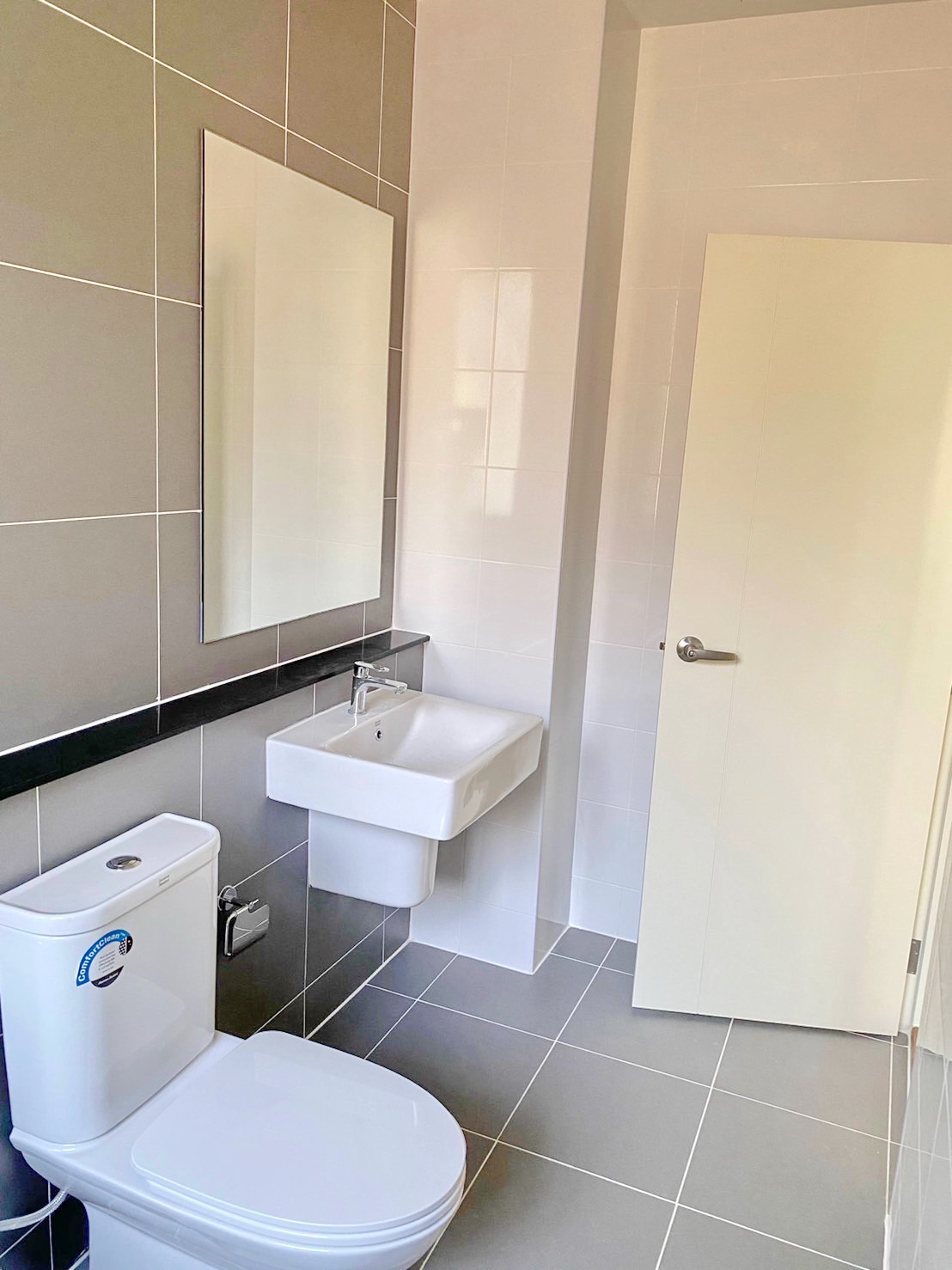 ให้เช่า บ้านกลางเมือง The Era ปิ่นเกล้า-จรัญฯ บ้านใหม่มือ 1 สามชั้น