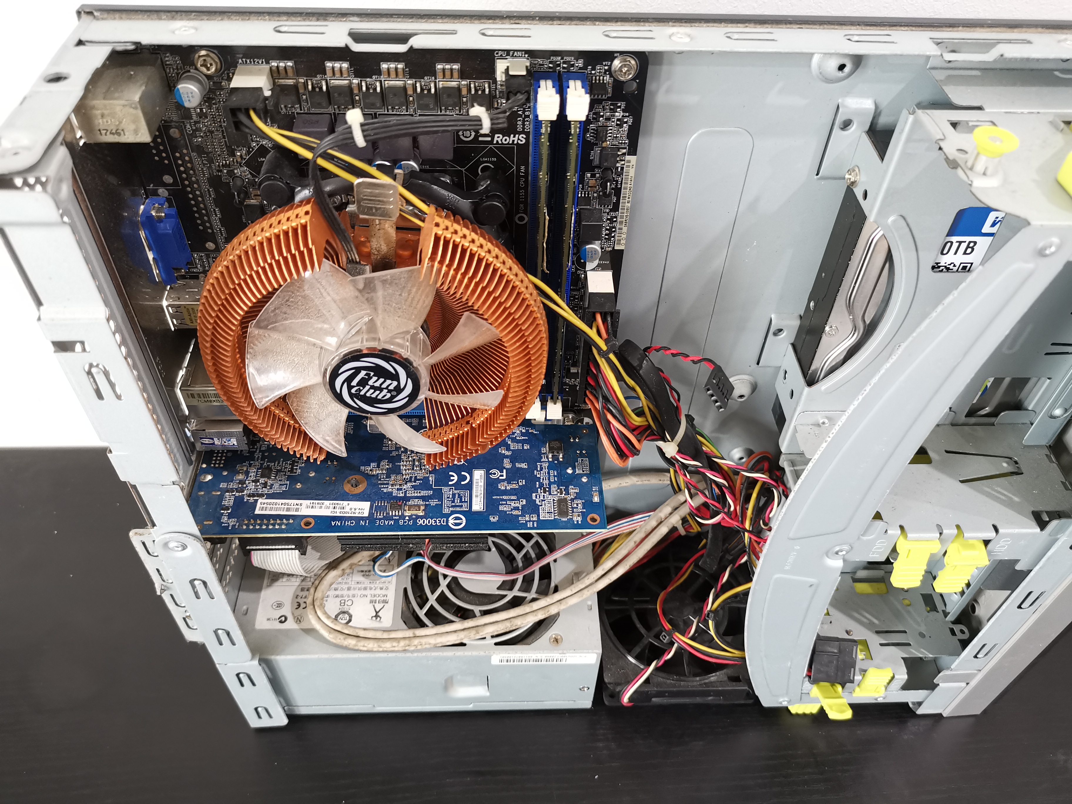 คอมเซ็ต i7 2600 + การ์ดจอ Geforce 210