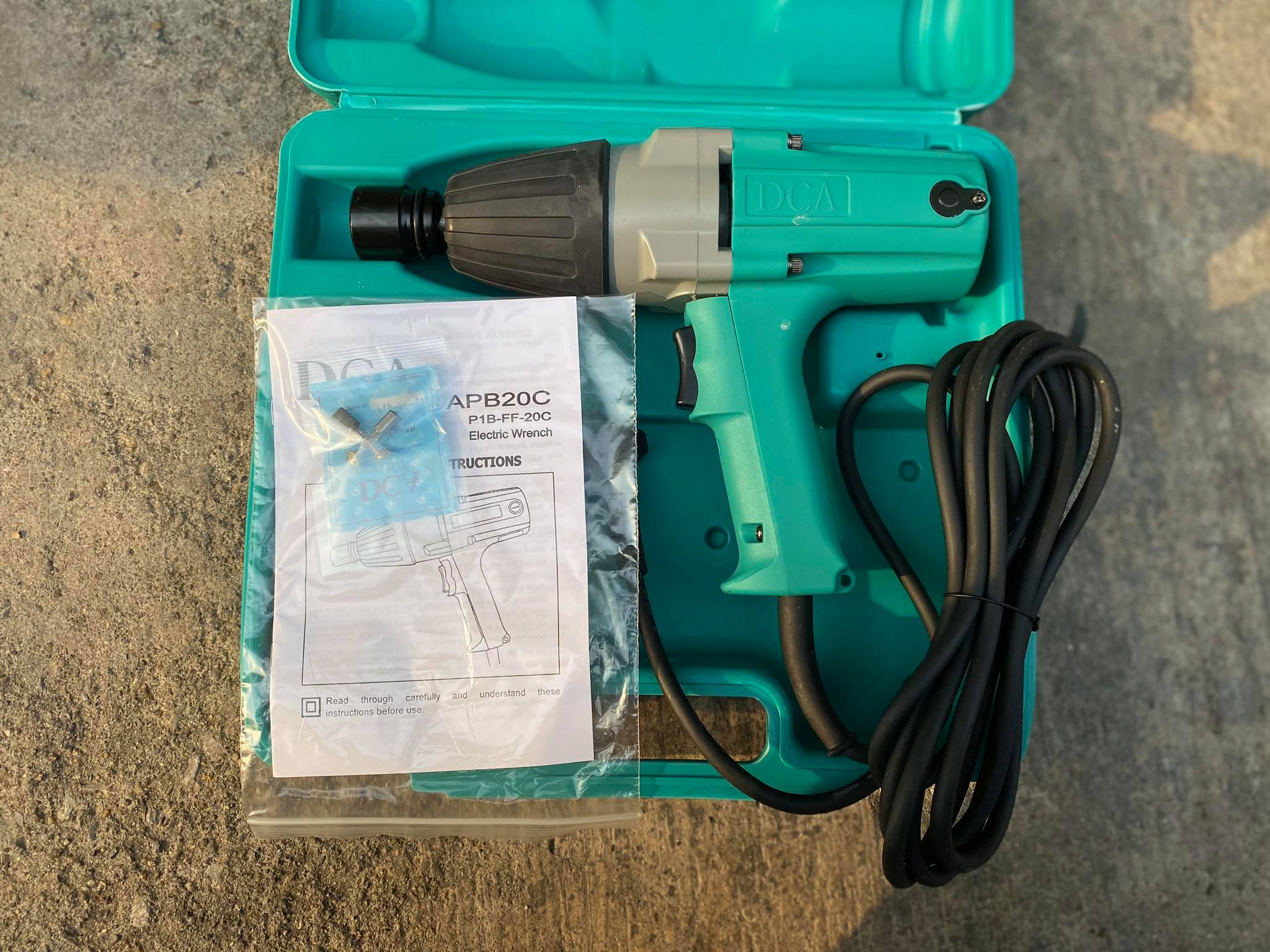 บล็อกไฟฟ้า DCA 4 หุน พร้อมลูกบล็อกเบอร์ 24