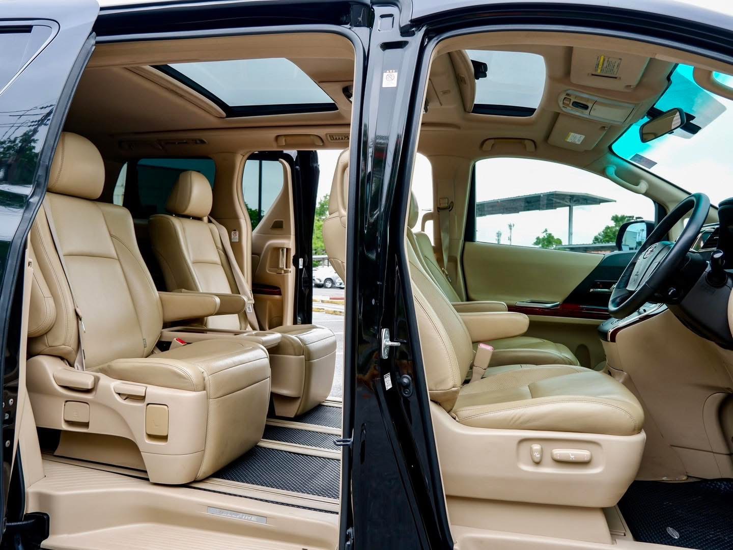 Toyota Vellfire 2.4V ปี 2009