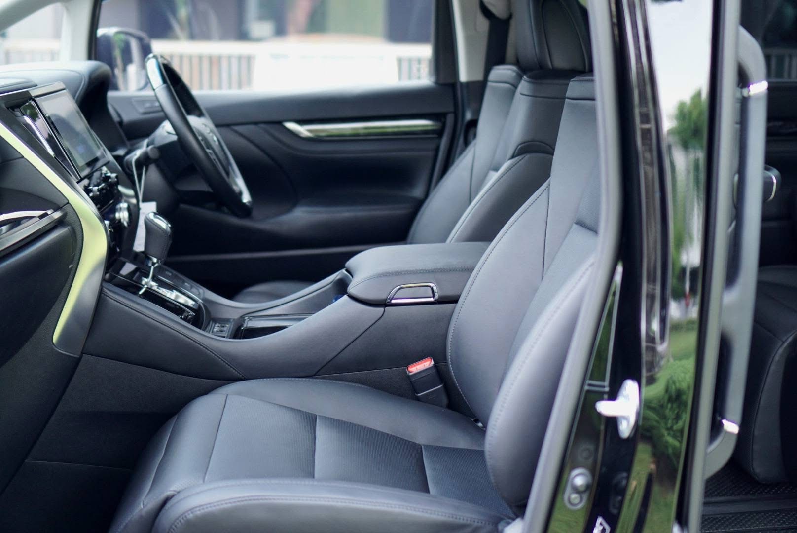 Toyota Alphard SC ปี 2022 แท้ ( MINOR CHANGE )