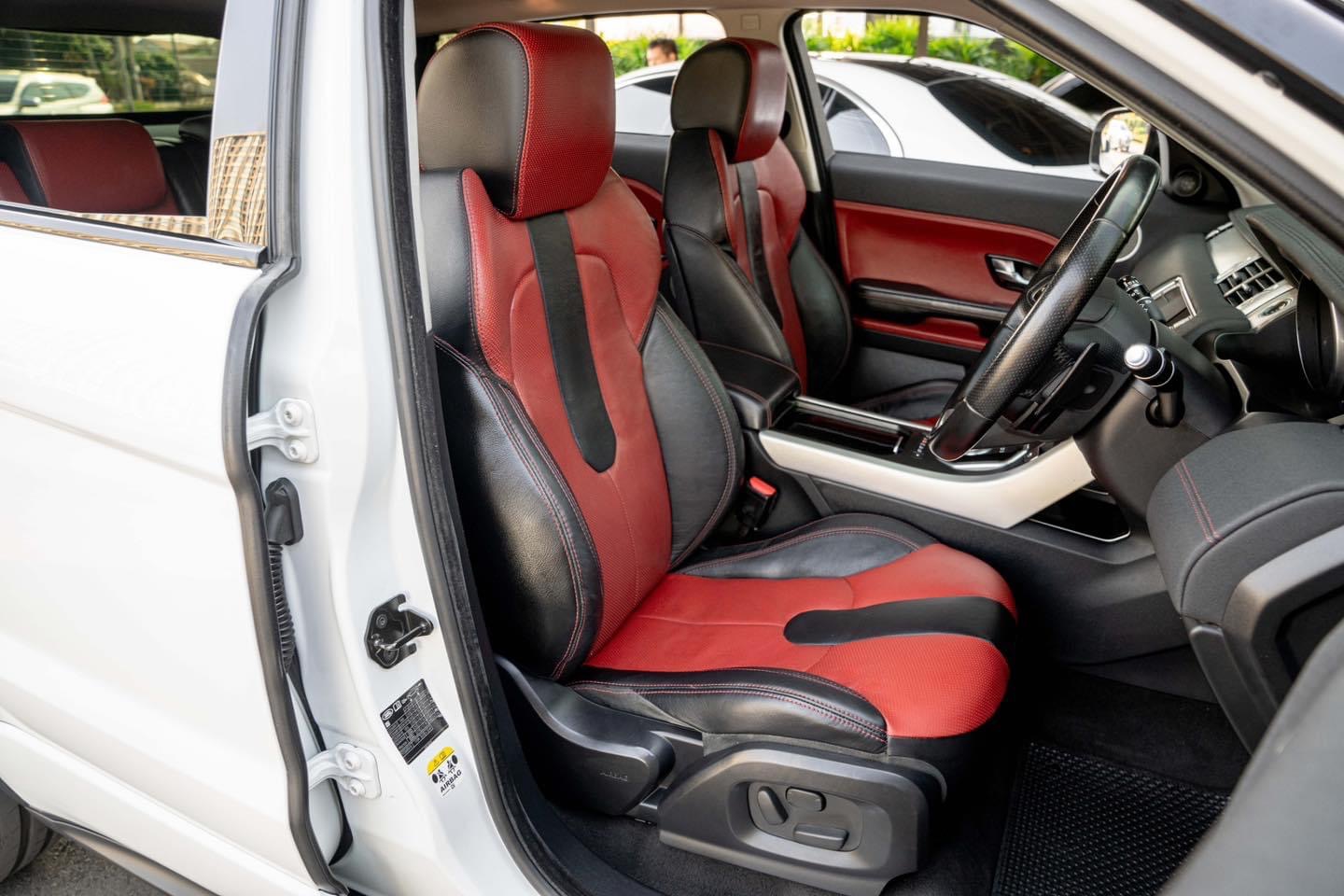 Land Rover รุ่น Range Rover Evoque 2.2 SD4 Dynamic ปี 2013