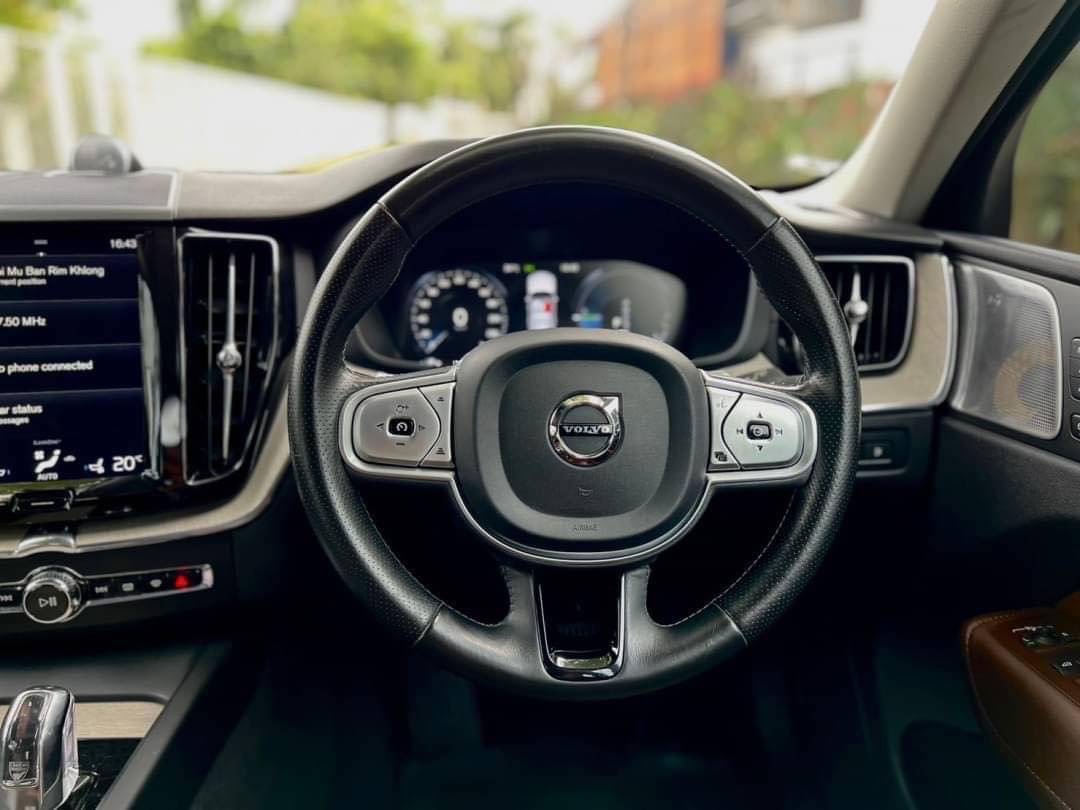 Volvo XC60 T8 Inscription SUV ปี 2018