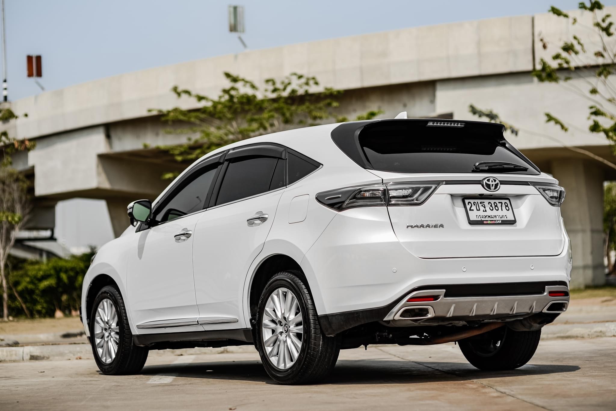 Toyota Harrier 2.0L Premium ปี 2014