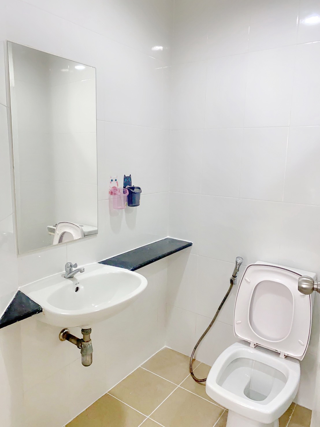 ให้เช่า เอ พลัส คอนโดในเรวดี 18 ห้องรีโนเวทใหม่