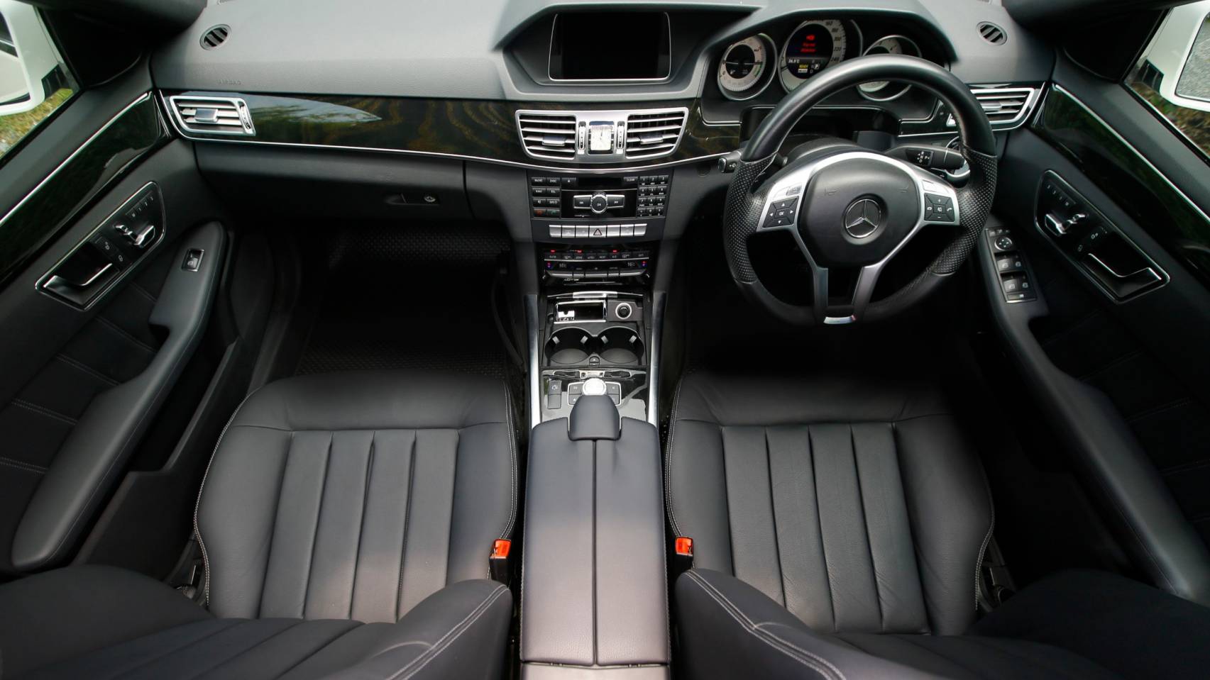 Mercedes Benz E300 Diesel Hybrid AMG Dynamic ปี 2013