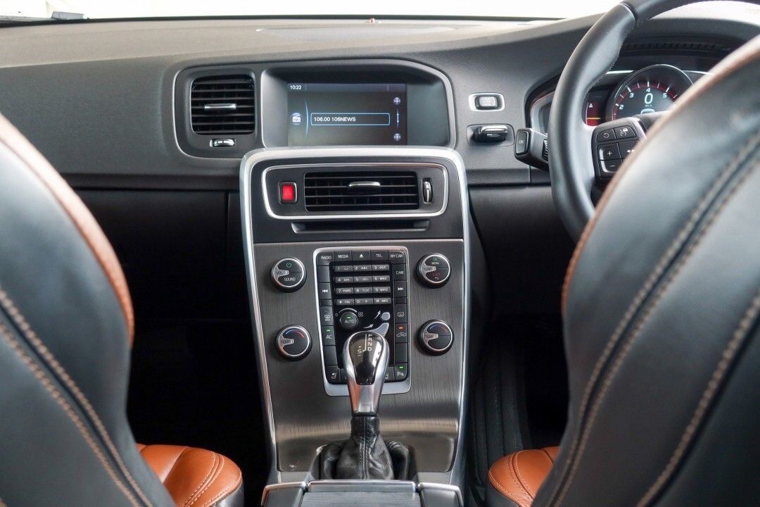 VOLVO S60 T4F Minorchange ปี 2014