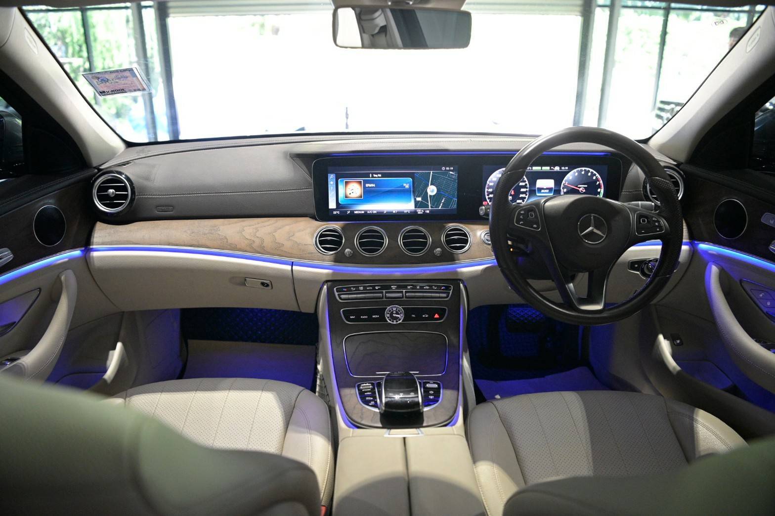 Mercedes-Benz E350e Exclusive ปี 2018