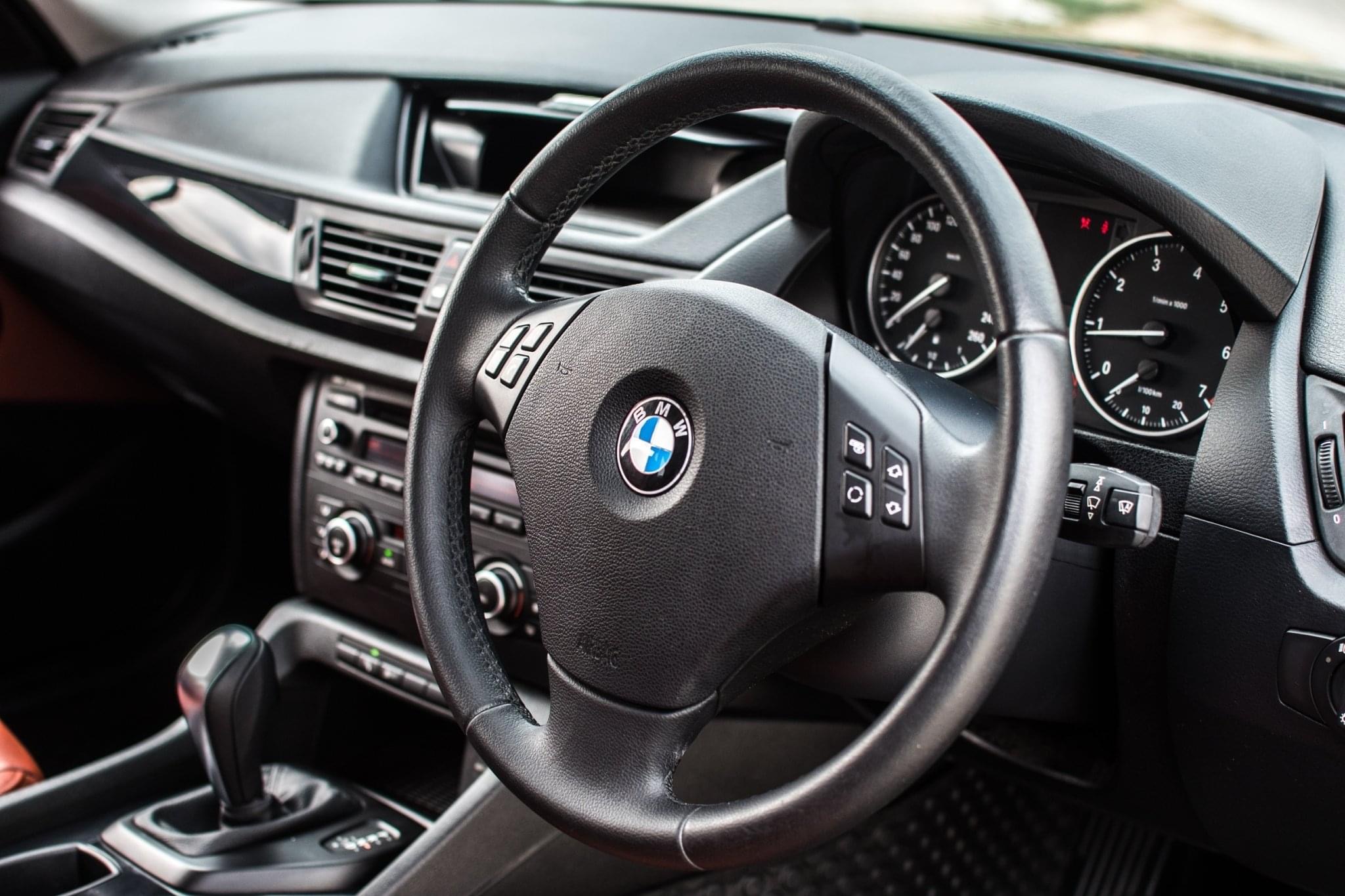 BMW X1 sDrive18i Highline ปี 2011