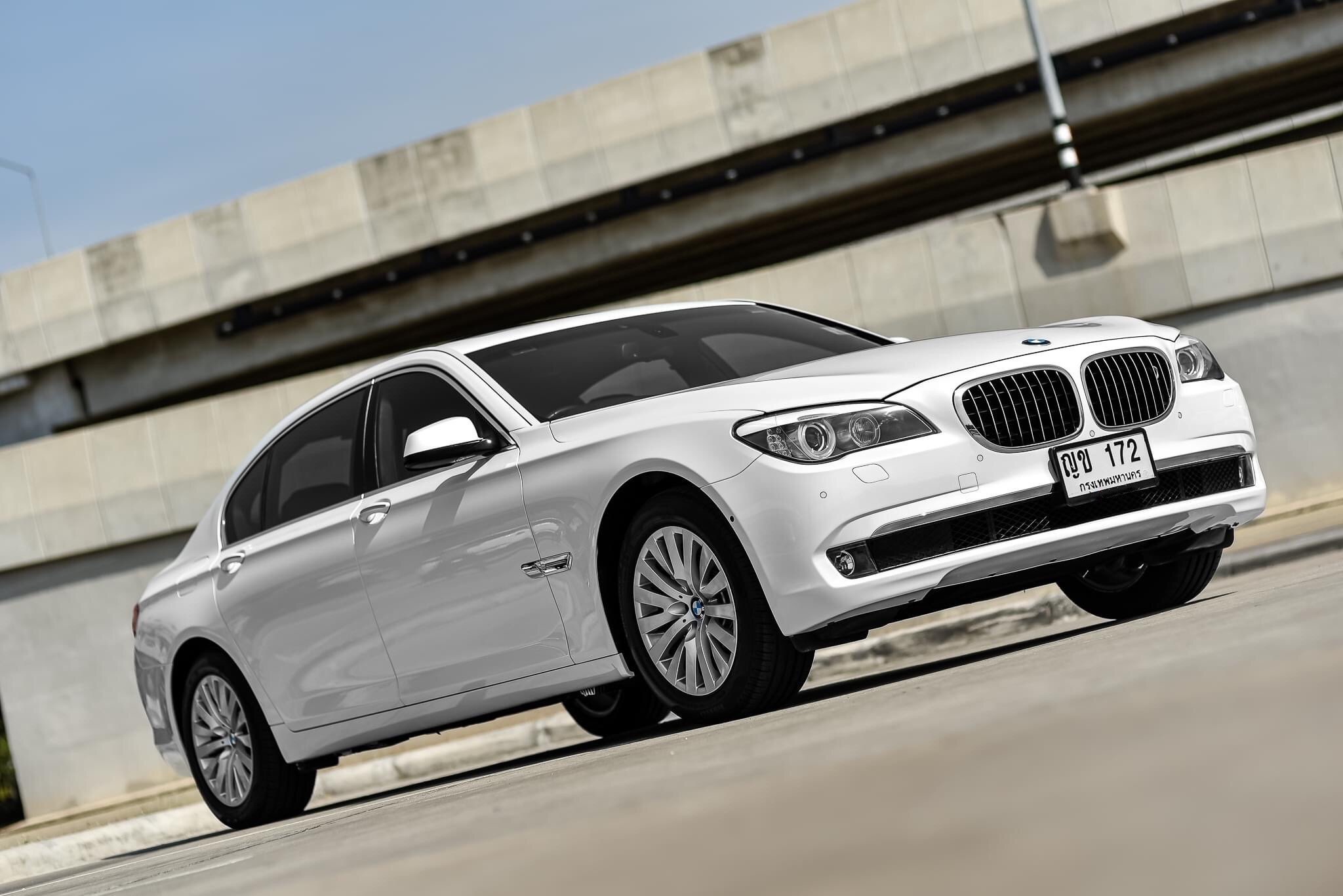 BMW 730Li 3.0 F02 ปี 2011