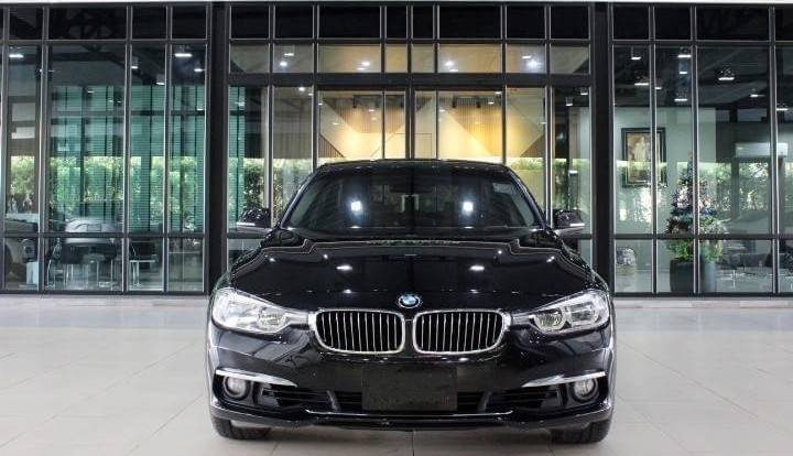 BMW 320i LCI (F30) ปี 2016