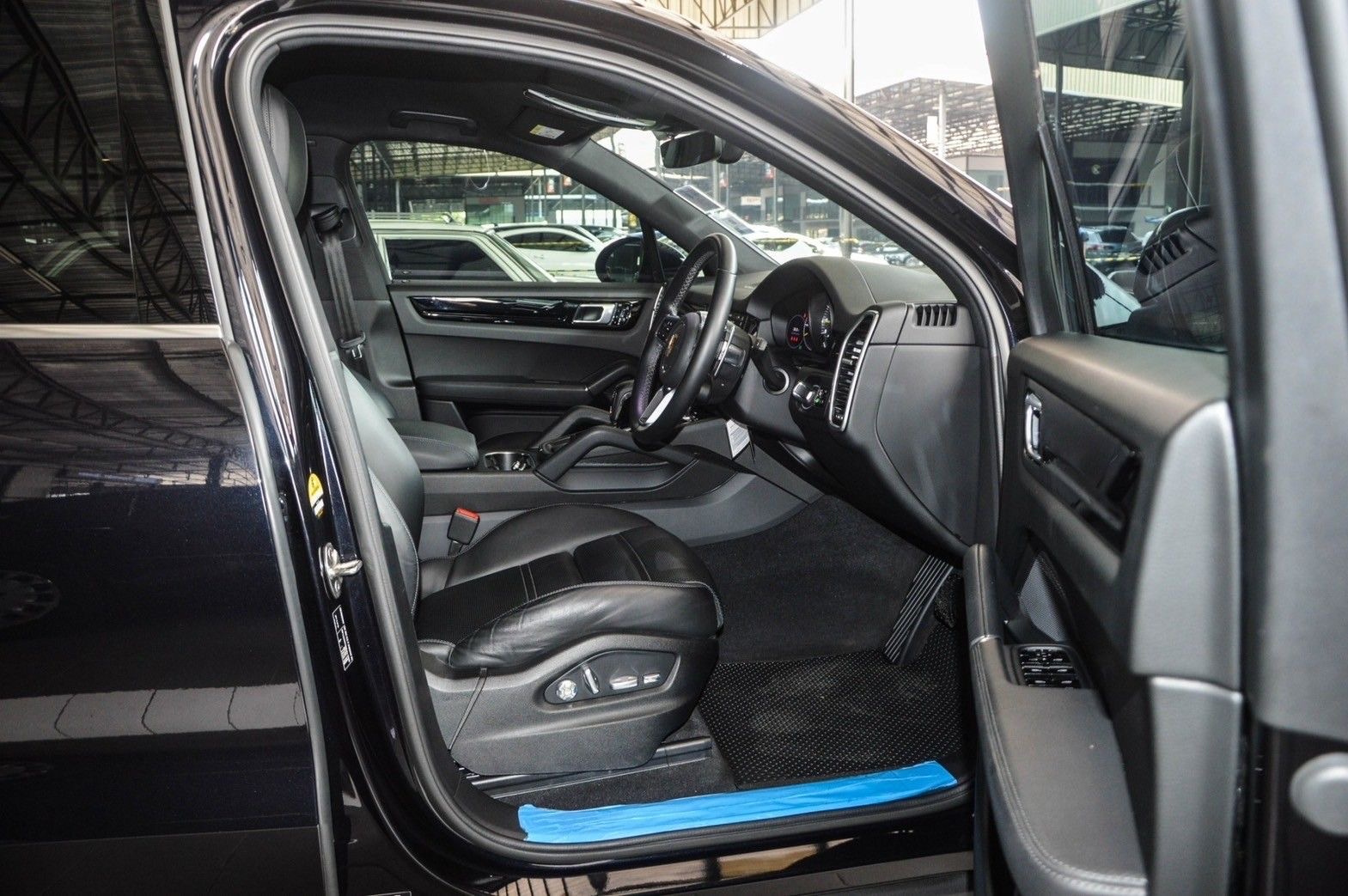 Porsche Cayenne 3.0 e-Hybrid ปี 2021