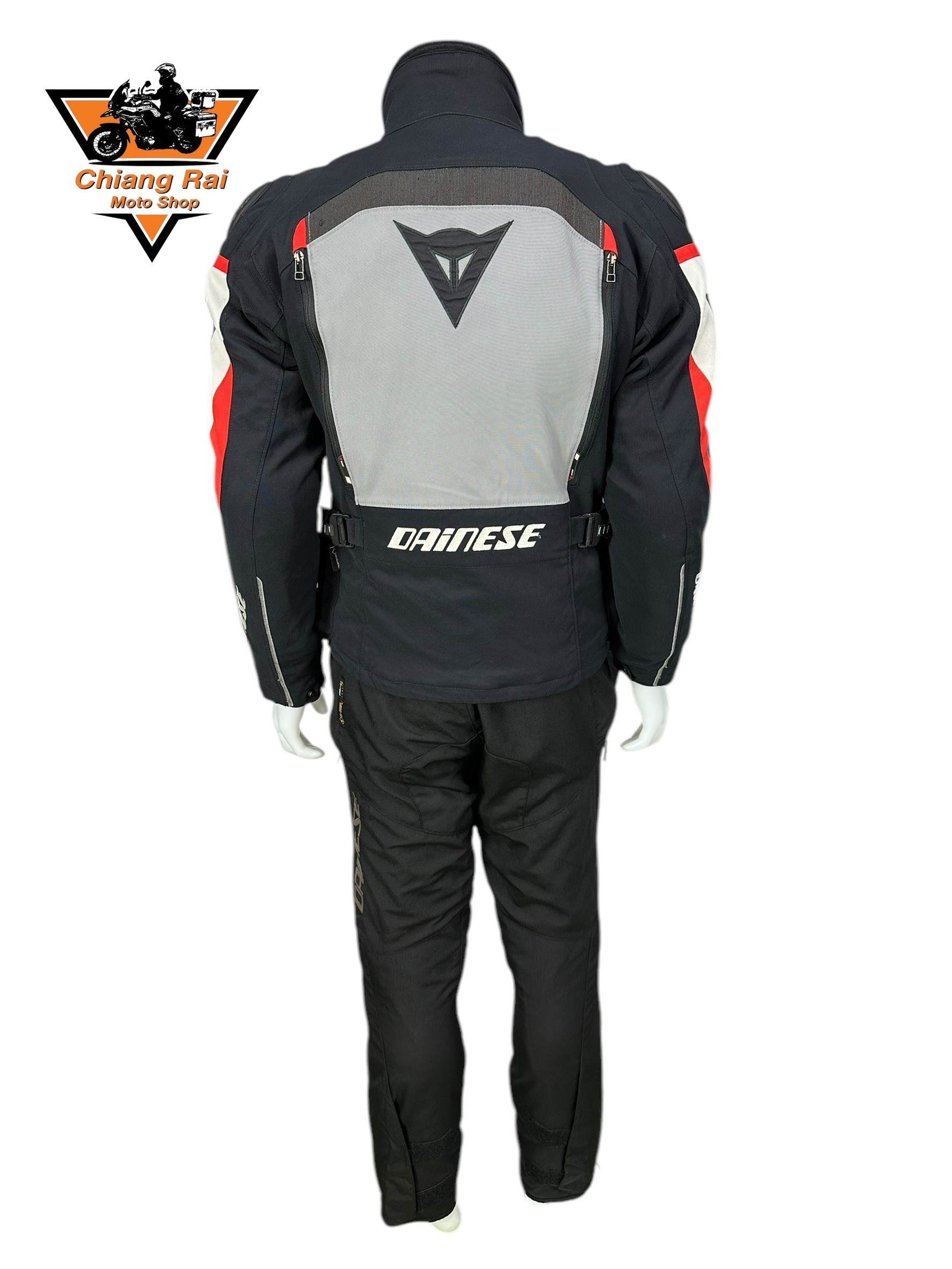 ชุดสำหรับขี่มอเตอร์ไซด์ (มือสอง) SET 027 ชุดทัวริ่ง เสื้อการ์ด + กางเกง ยี่ห้อ***dainese***