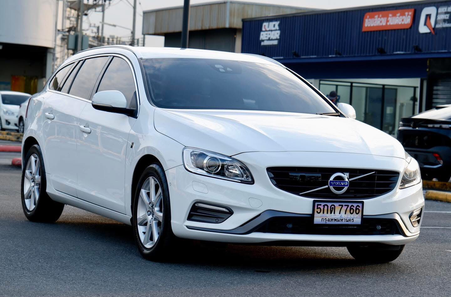 Volvo V60 D4 Dynamic Edition ปี 2018