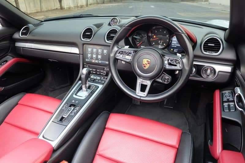 Porsche Boxster 718 ปี 2017