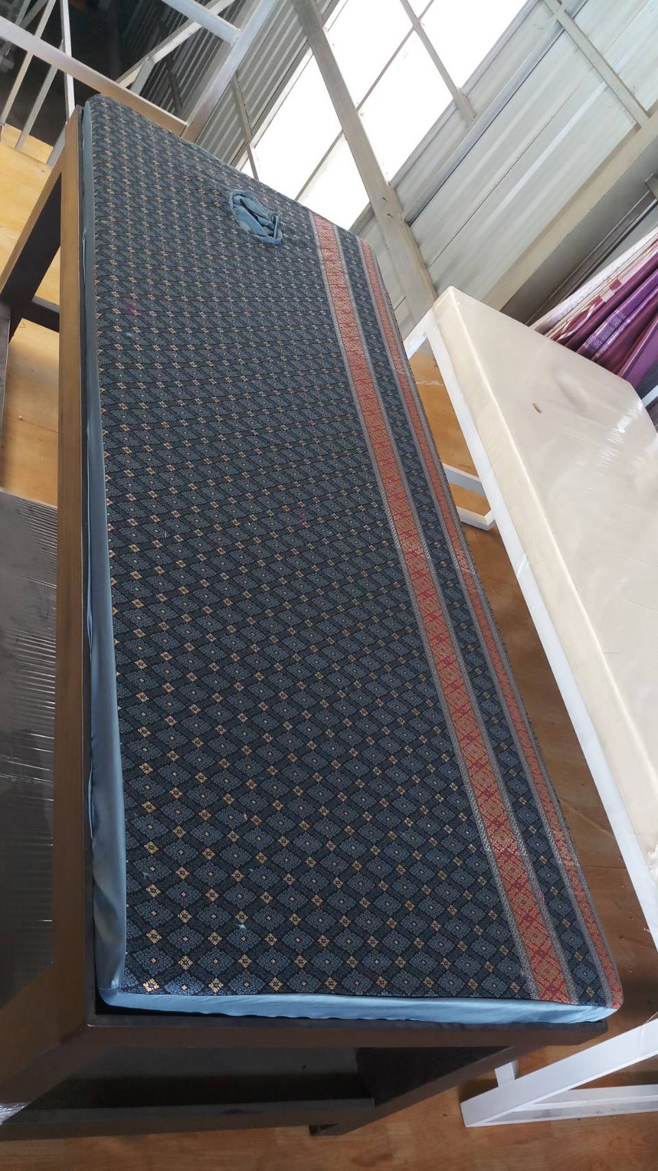 ผ้าปูเบาะสปา ผ้าพิมพ์ทองลายไทย