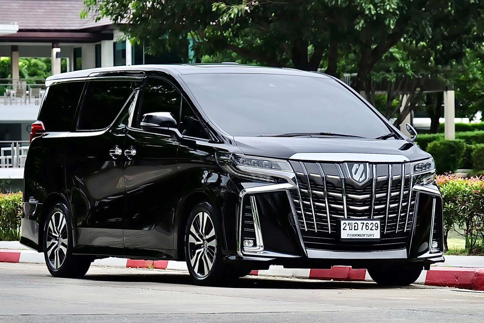 Toyota Alphard 2.5 SC Package ปี 2019