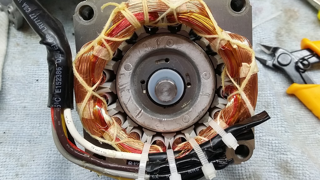 ซ่อมเครื่องฟอกอากาศ ยี่ห้อ 3M รุ่น MFAC-01 อาการพัดลมไม่หมุน